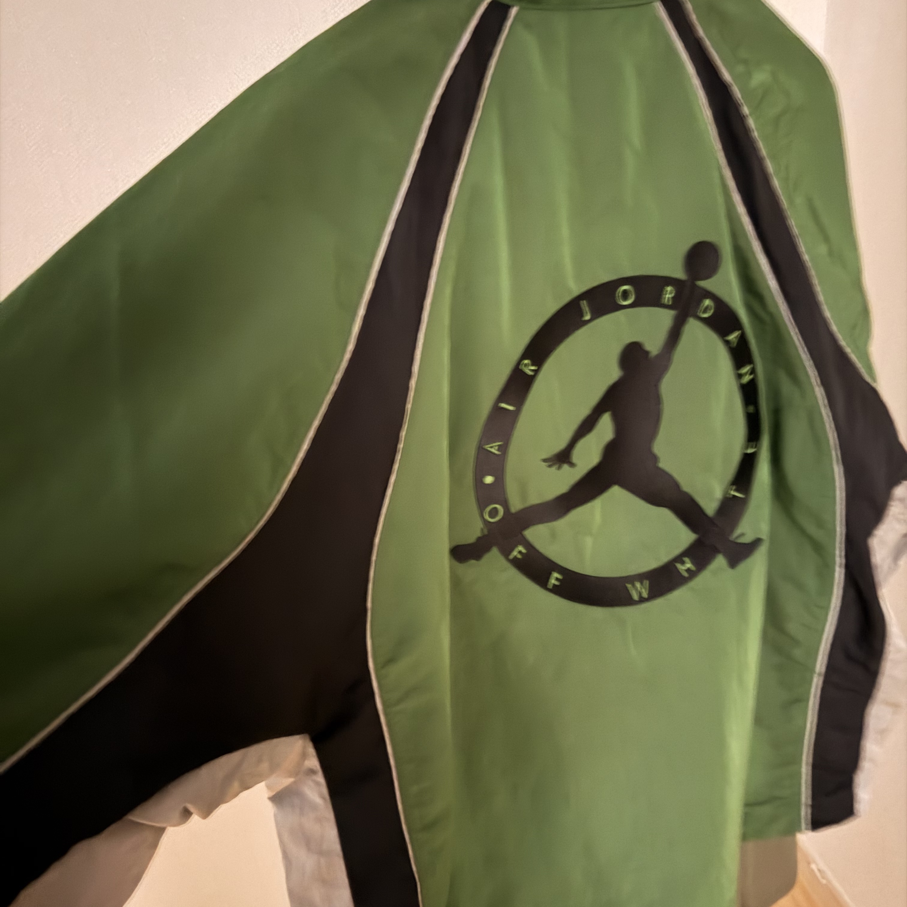 Jordan x Off-White Track Top Forest Green - Asia 착용 스타일 - 1