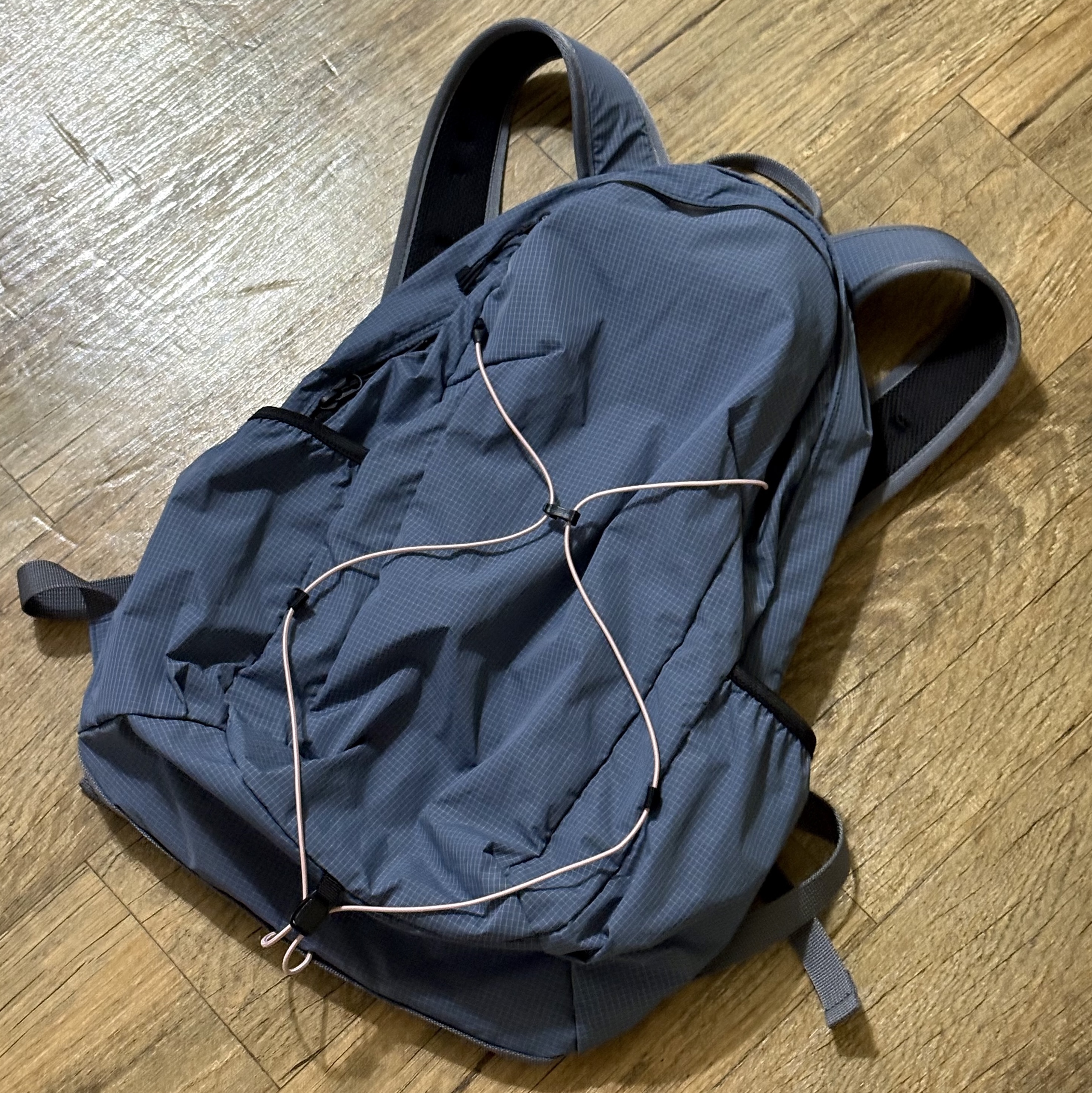 [KREAM 단독] MAZIUNTITLED Roam Pack Dusty Blue 착용 스타일 - 6