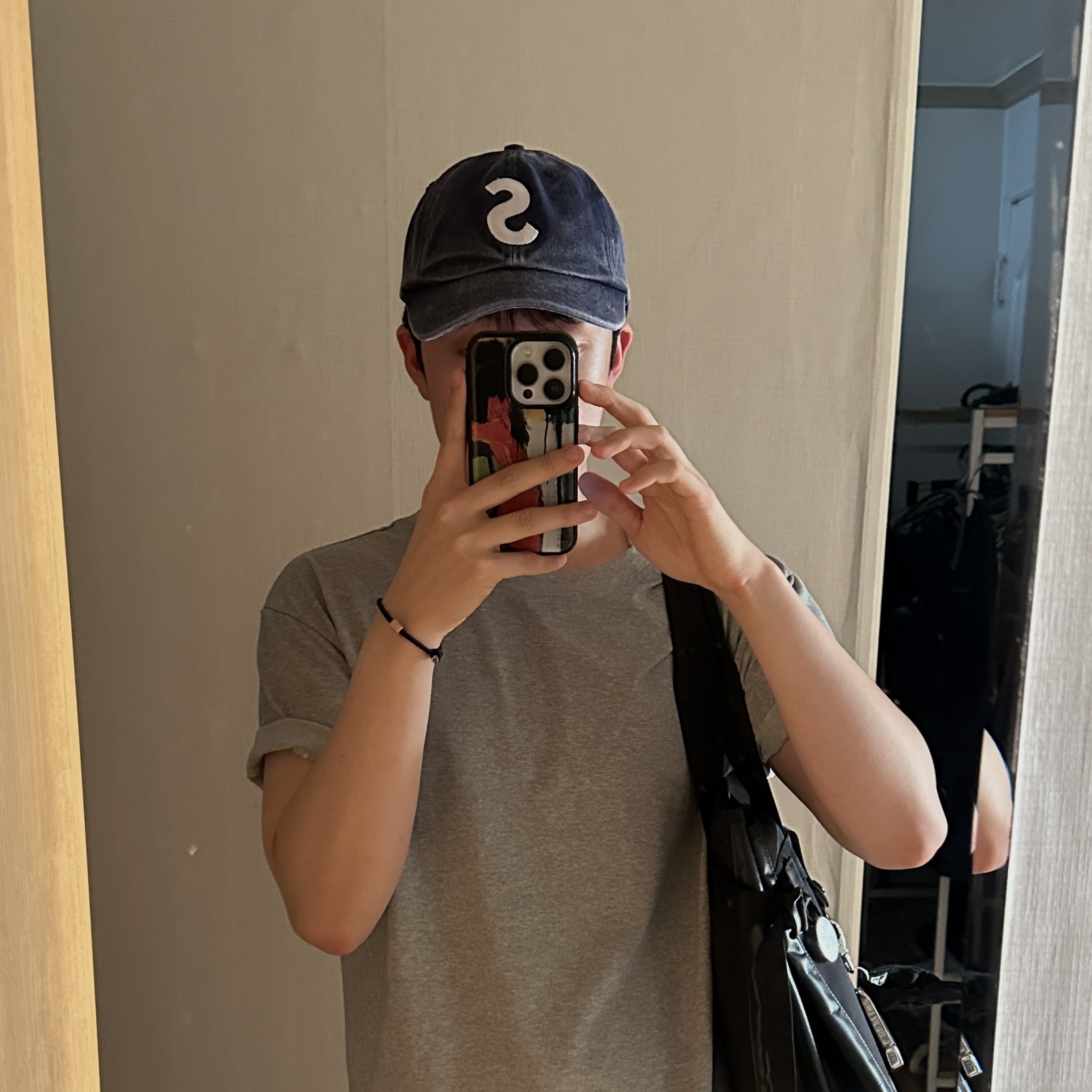 Supreme Pigment S Logo 6-Panel Navy - 24FW 착용 스타일