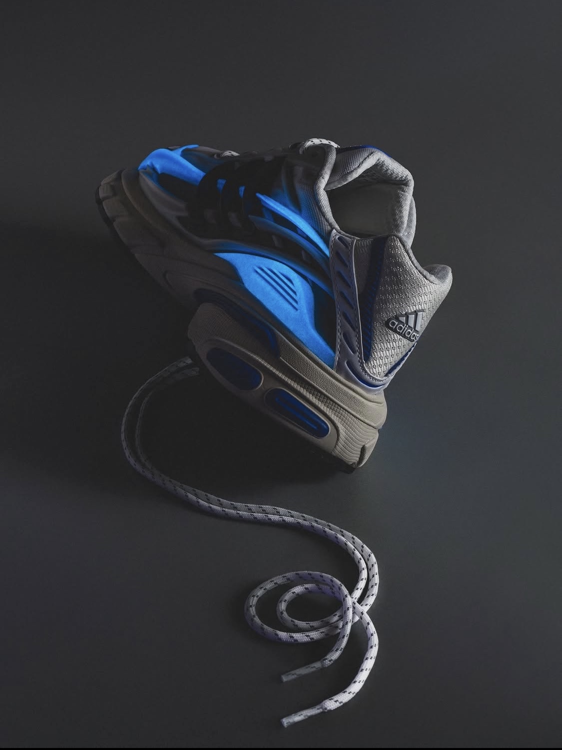 Adidas x Pharrell Williams Virginia Adistar Jellyfish Royal Blue Core Black 착용 스타일 - 2
