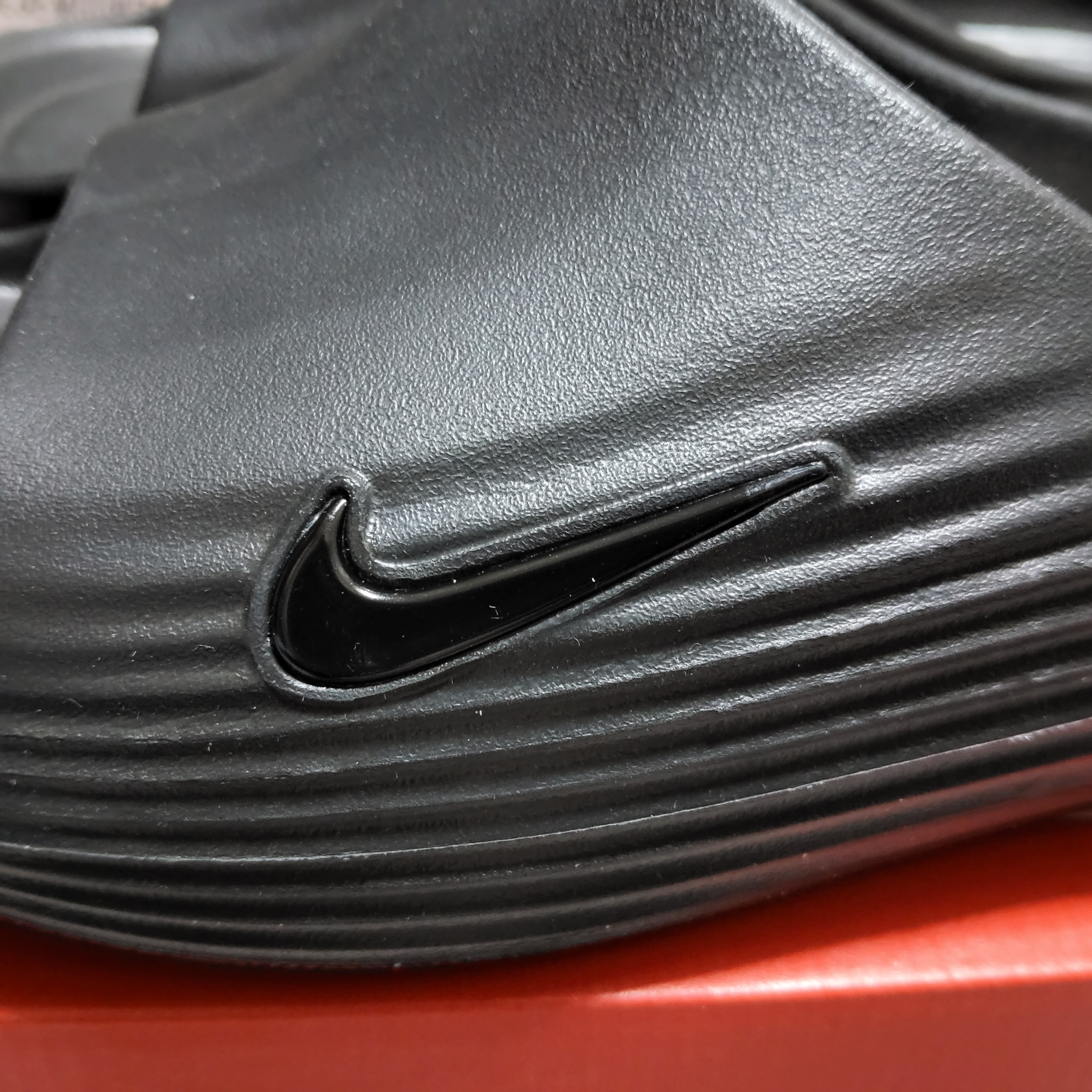Nike ReactX Rejuven8 Slide Black 착용 스타일 - 3
