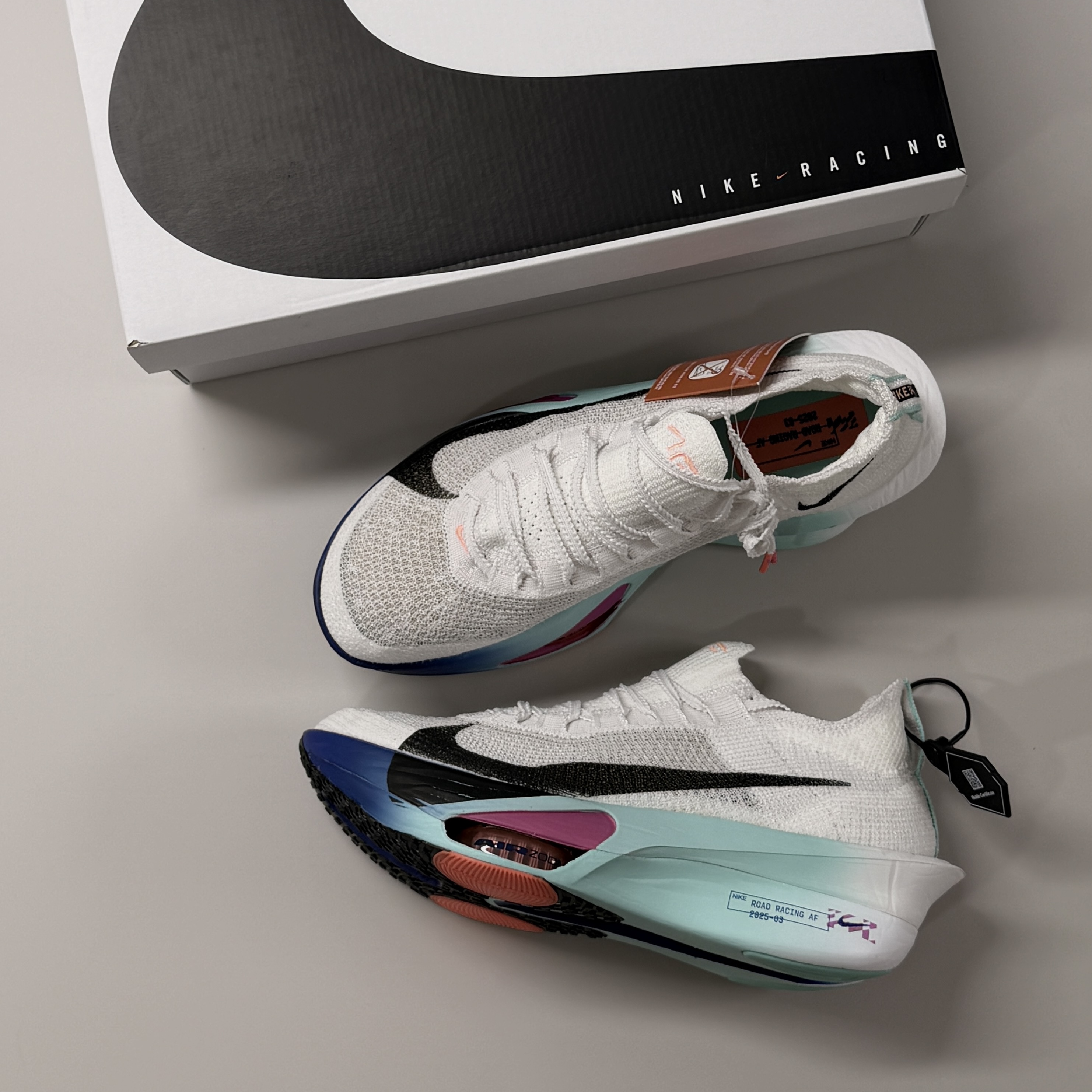 Nike Air Zoom Alphafly Next% 3 White Hyper Turquoise 착용 스타일