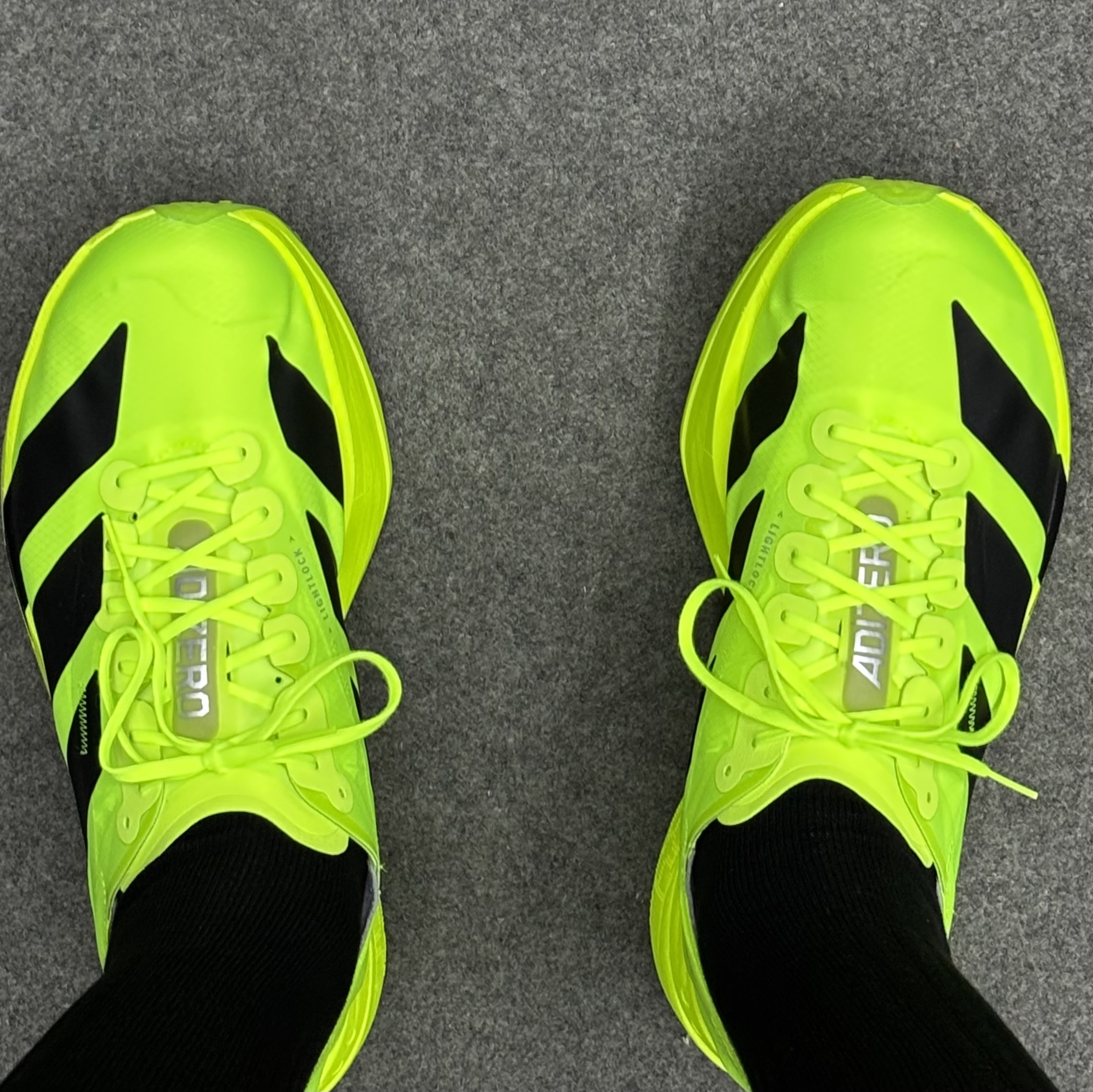 Adidas Adizero Adios Pro 4 Lucid Lemon Core Black 착용 스타일