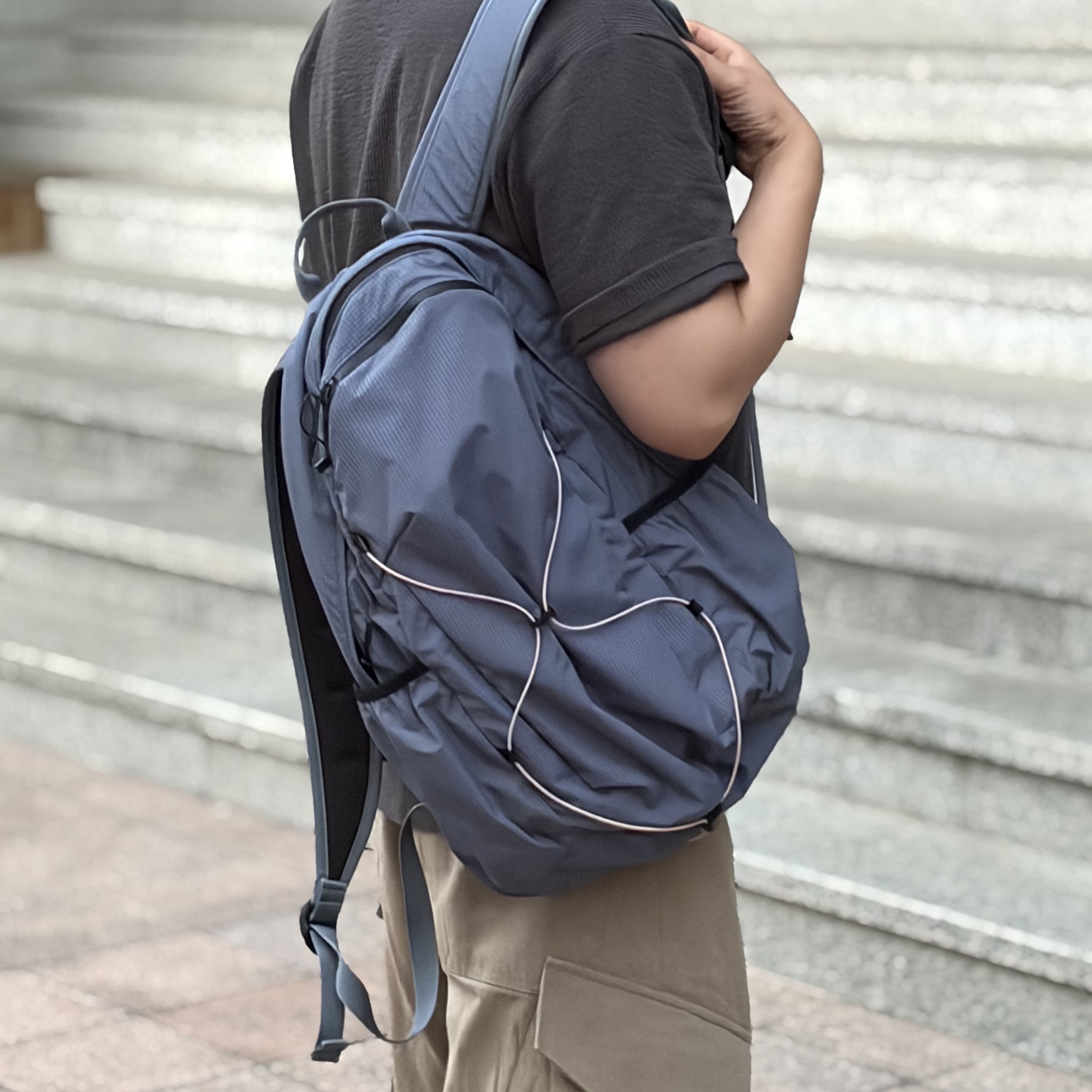 [KREAM 단독] MAZIUNTITLED Roam Pack Dusty Blue 착용 스타일 - 2