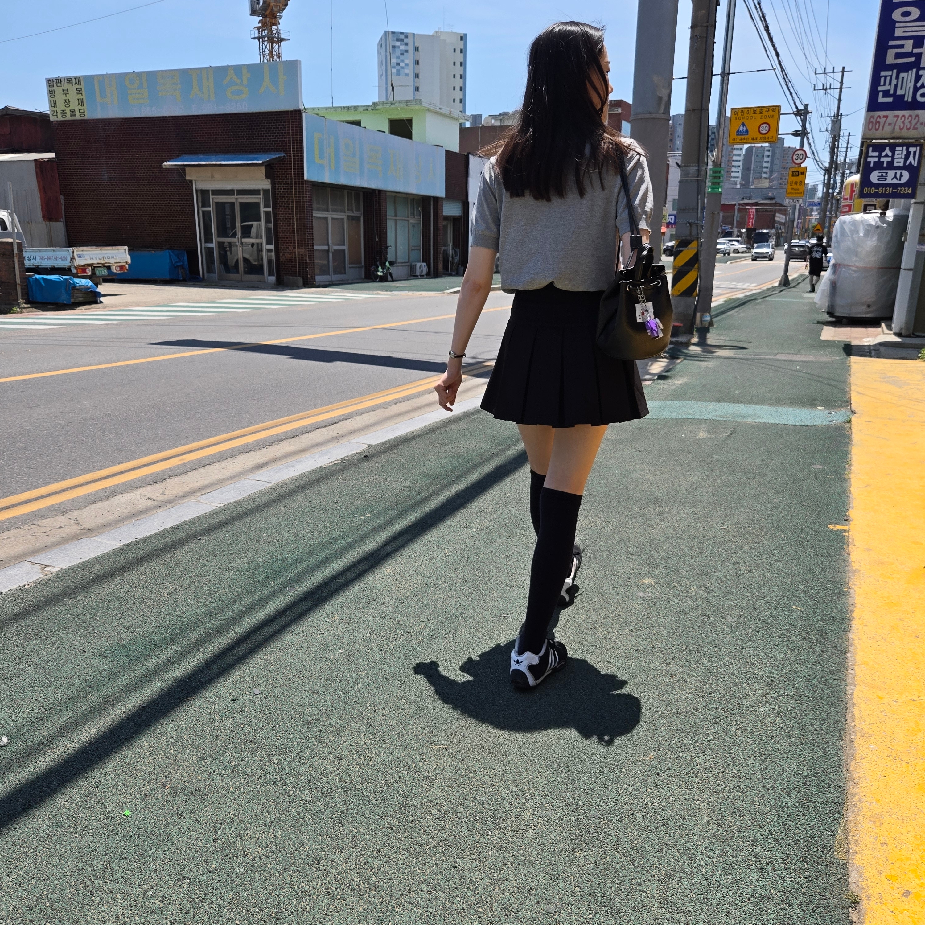 Emis Leather Mini Backpack Black, Adidas Originals Adiracer Lo Core Black Cloud White 착용 스타일 - 2