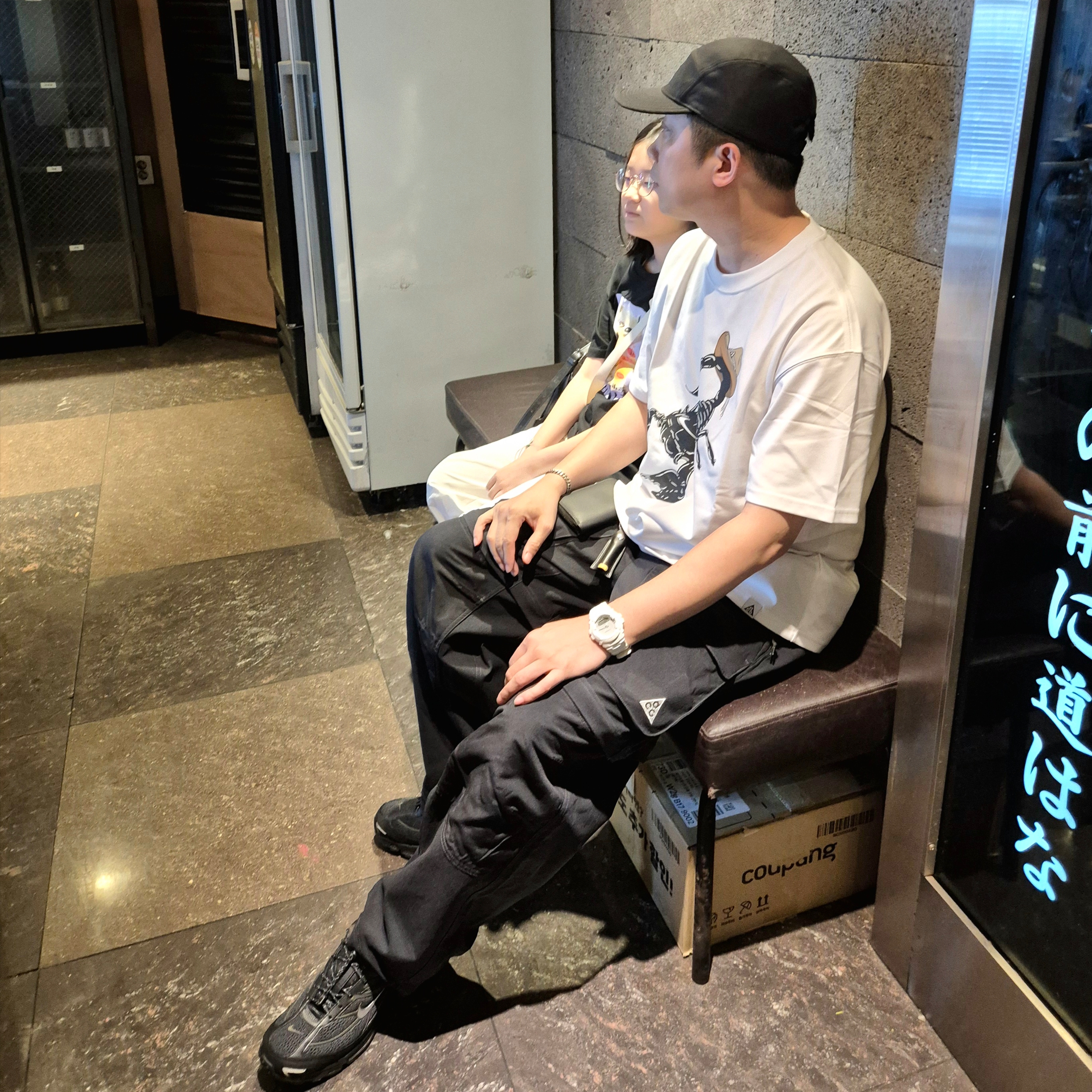 Nike Shox Ride 2 Off Noir and Velvet Brown, Nike ACG Smith Summit Zip Cargo Pants Black Anthracite - Asia 착용 스타일 - 1