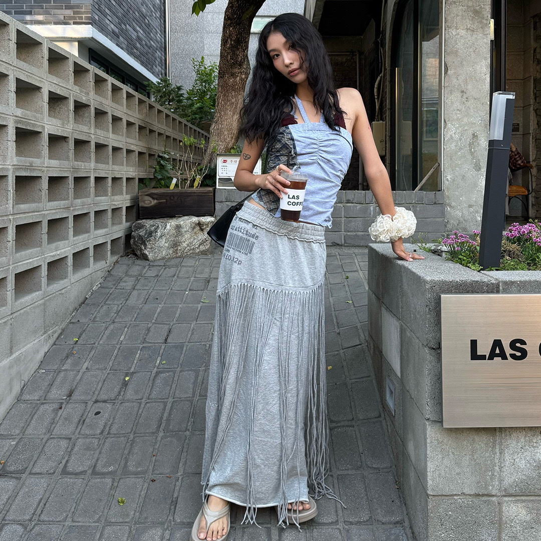 (W) Thevinylhouse Mixed Halterneck Top Grey, (W) Thevinylhouse Trimmed Jersey Skirt Grey 착용 스타일