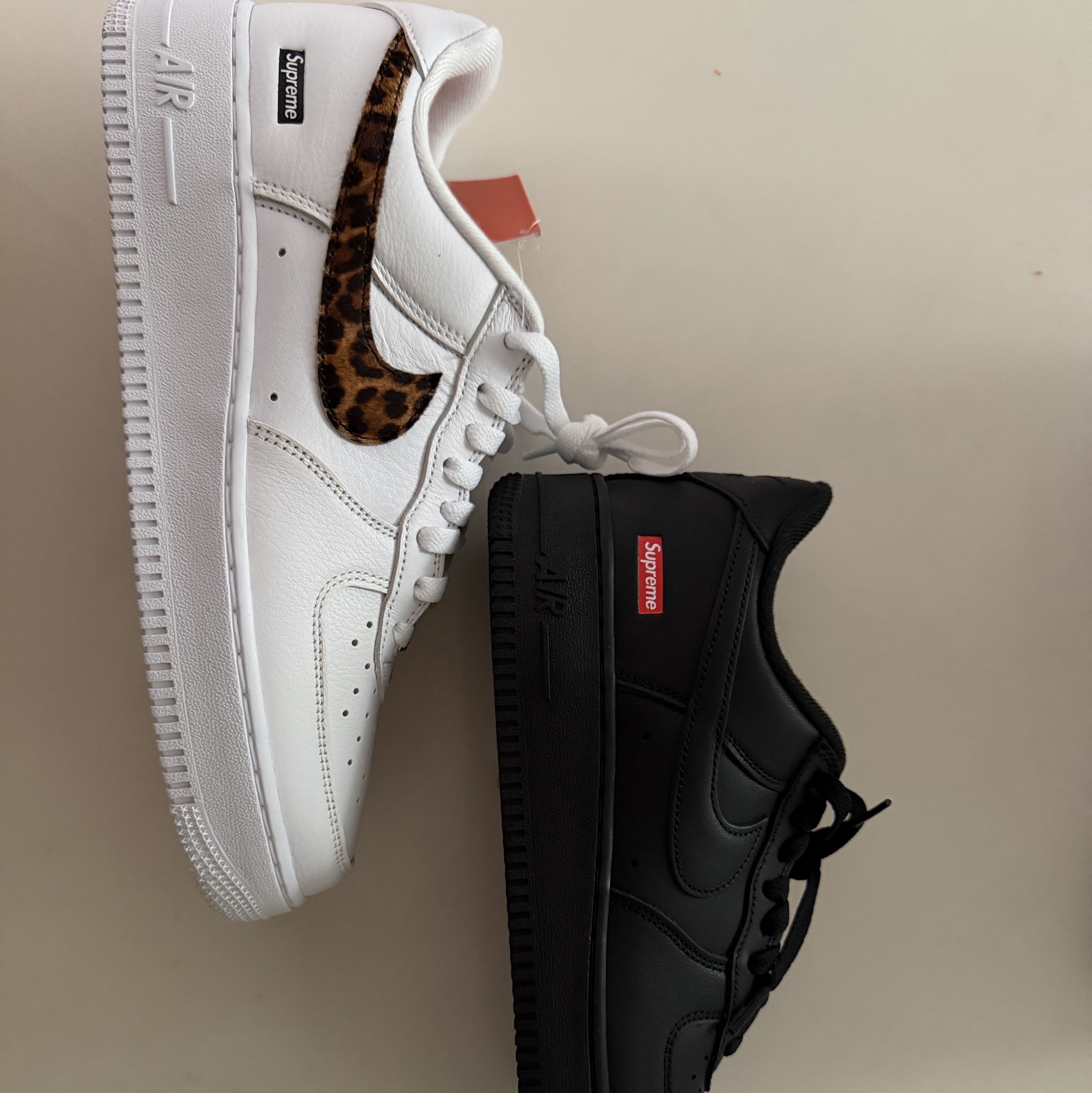 Nike x Supreme Air Force 1 Low Black, Nike x Supreme x GOODENOUGH Air Force 1 Low White - 25SS 착용 스타일 - 4