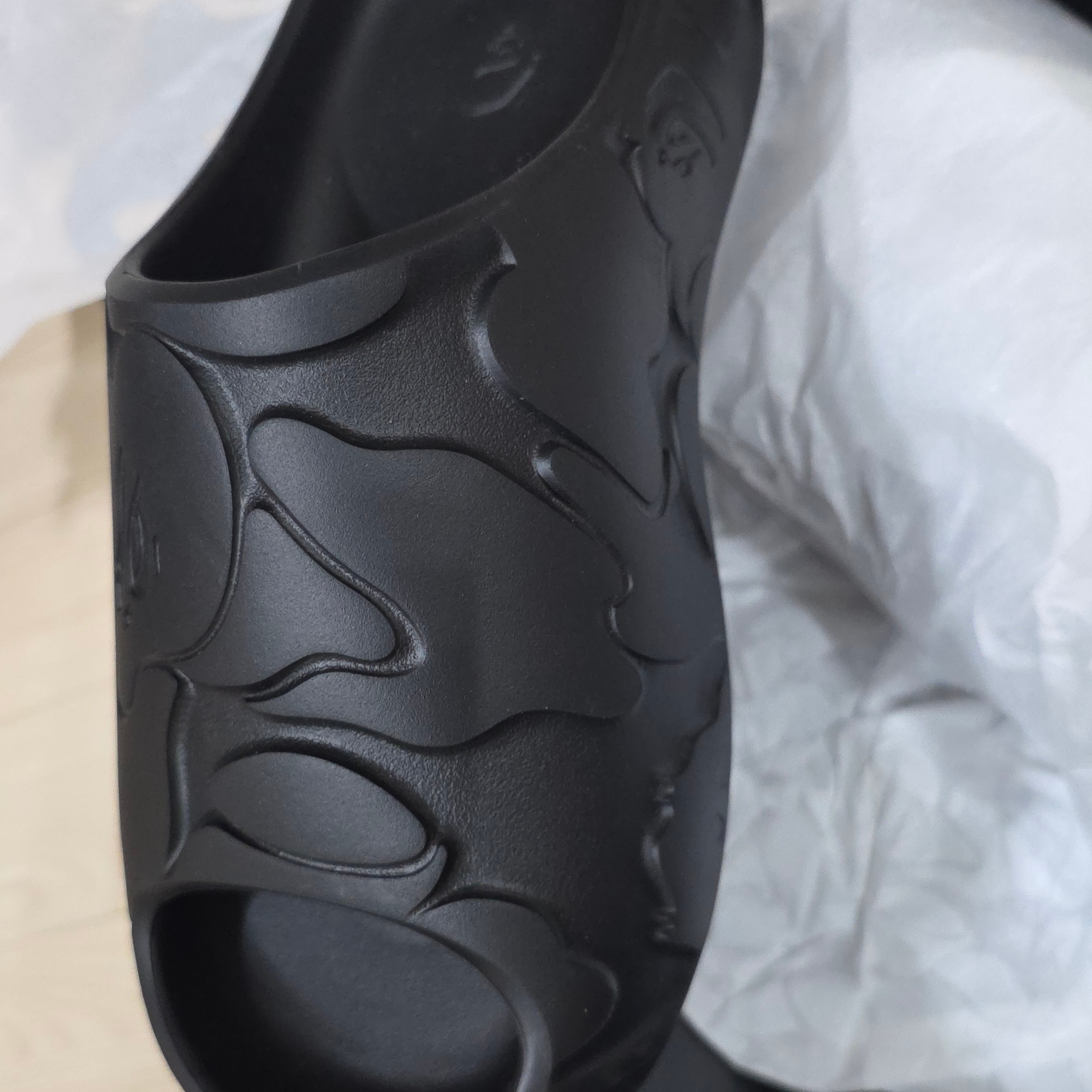 BAPE Slide #1 Black 착용 스타일 - 4