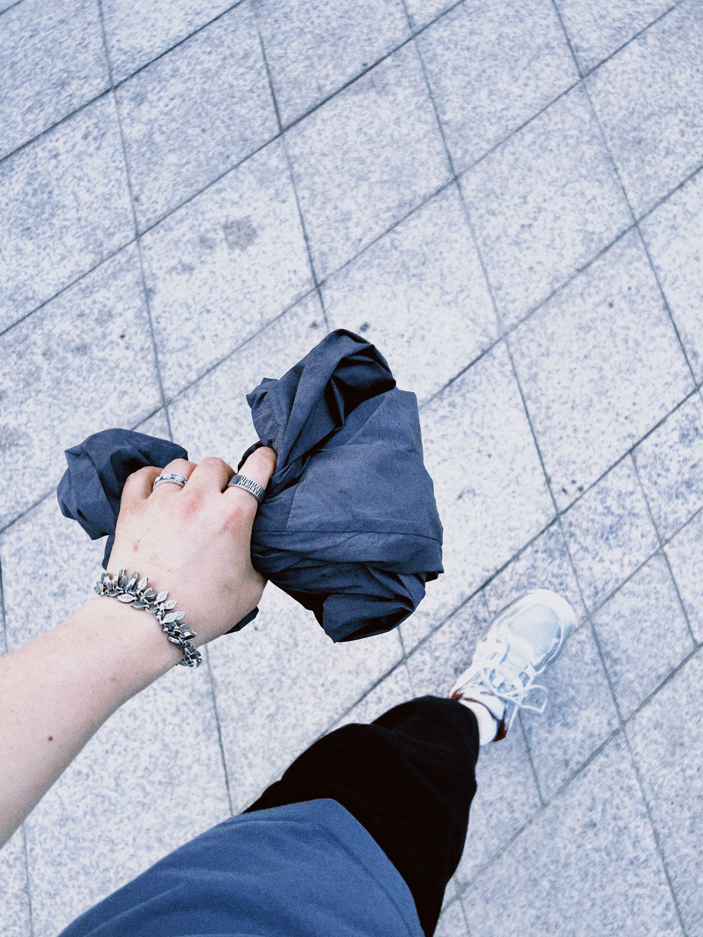 [KREAM 단독] MAZIUNTITLED Roam Pack Dusty Blue 착용 스타일 - 8