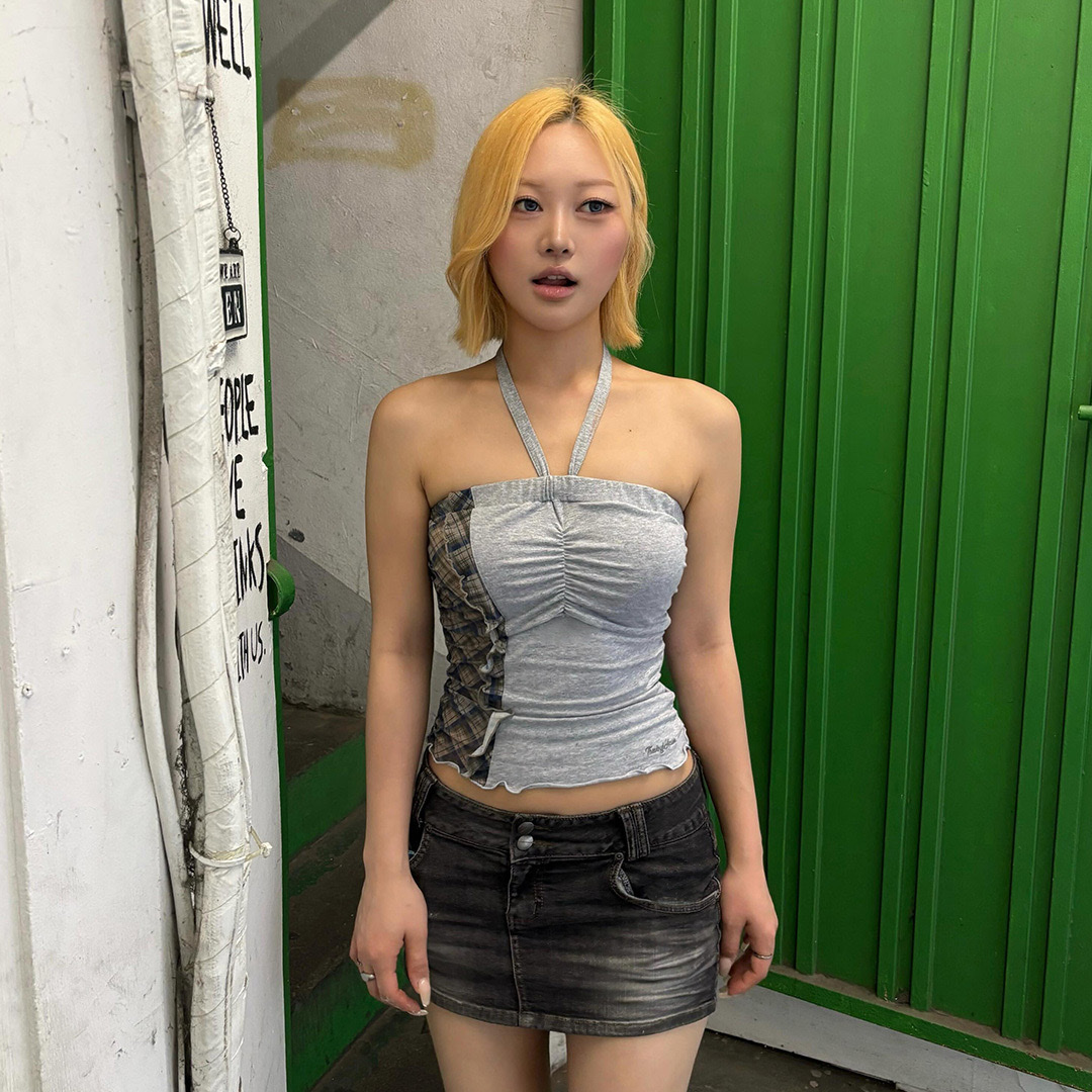 (W) Thevinylhouse Mixed Halterneck Top Grey 착용 스타일