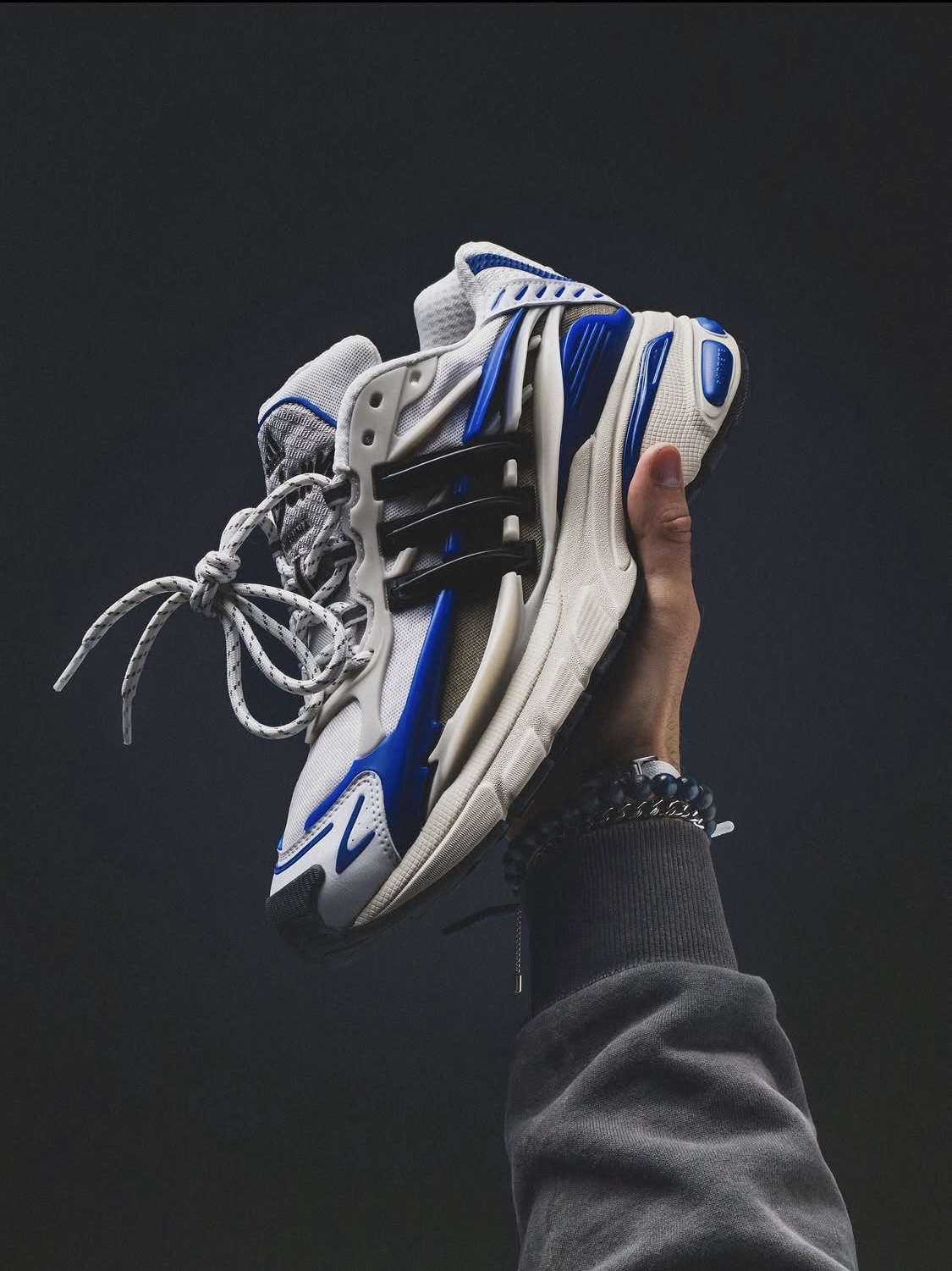 Adidas x Pharrell Williams Virginia Adistar Jellyfish Royal Blue Core Black 착용 스타일 - 3
