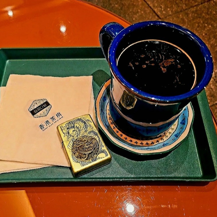 Zippo Blue Dragon Coin Emblem Lighter Gold 착용 스타일