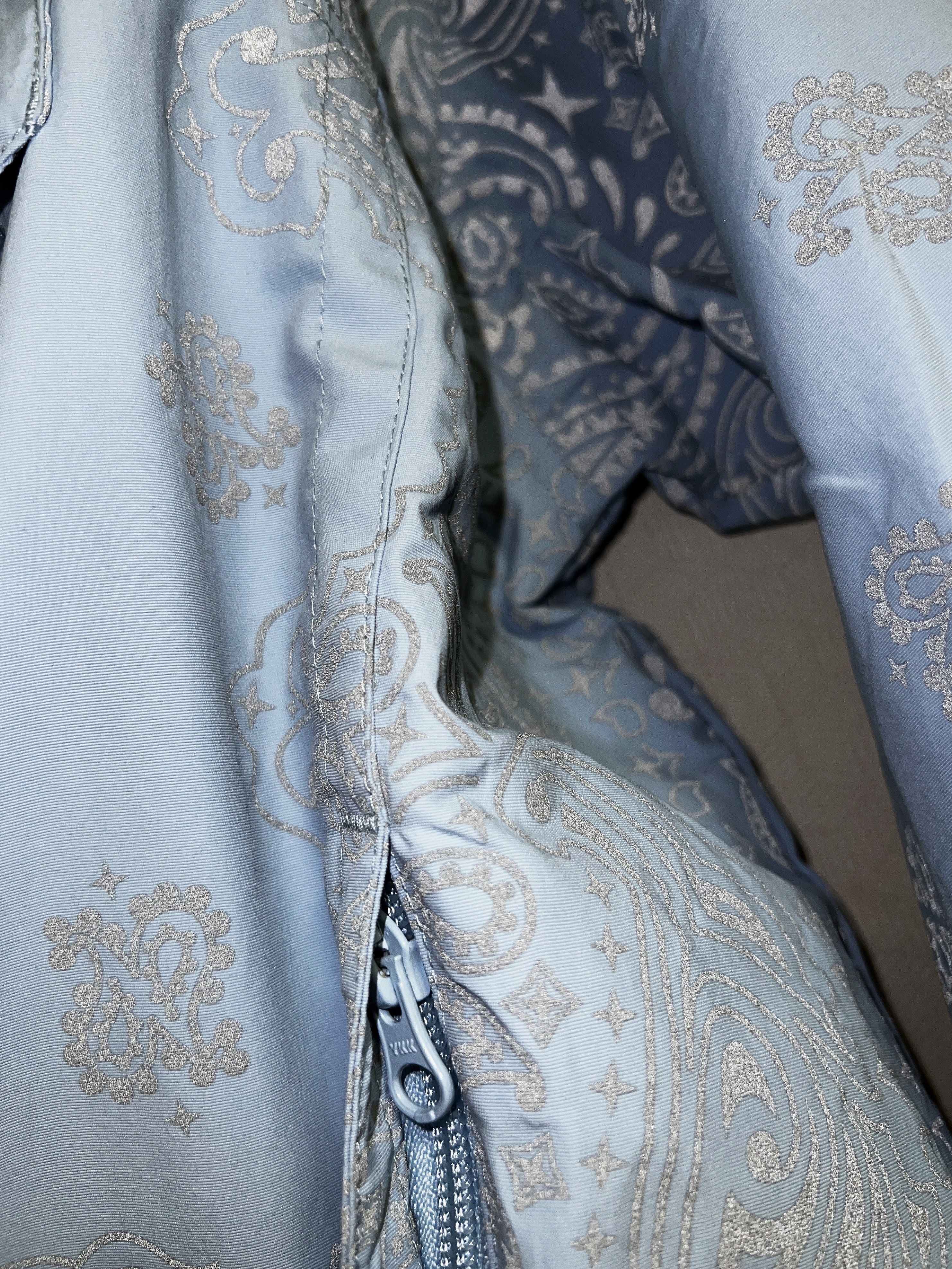 Supreme Reflective Bandana Anorak Light Blue - 26SS 착용 스타일 - 5