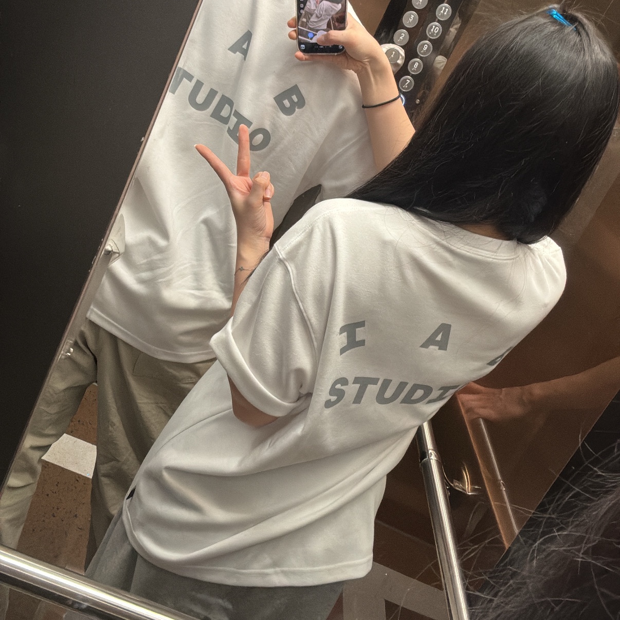 IAB Studio T-Shirt White Gray 착용 스타일