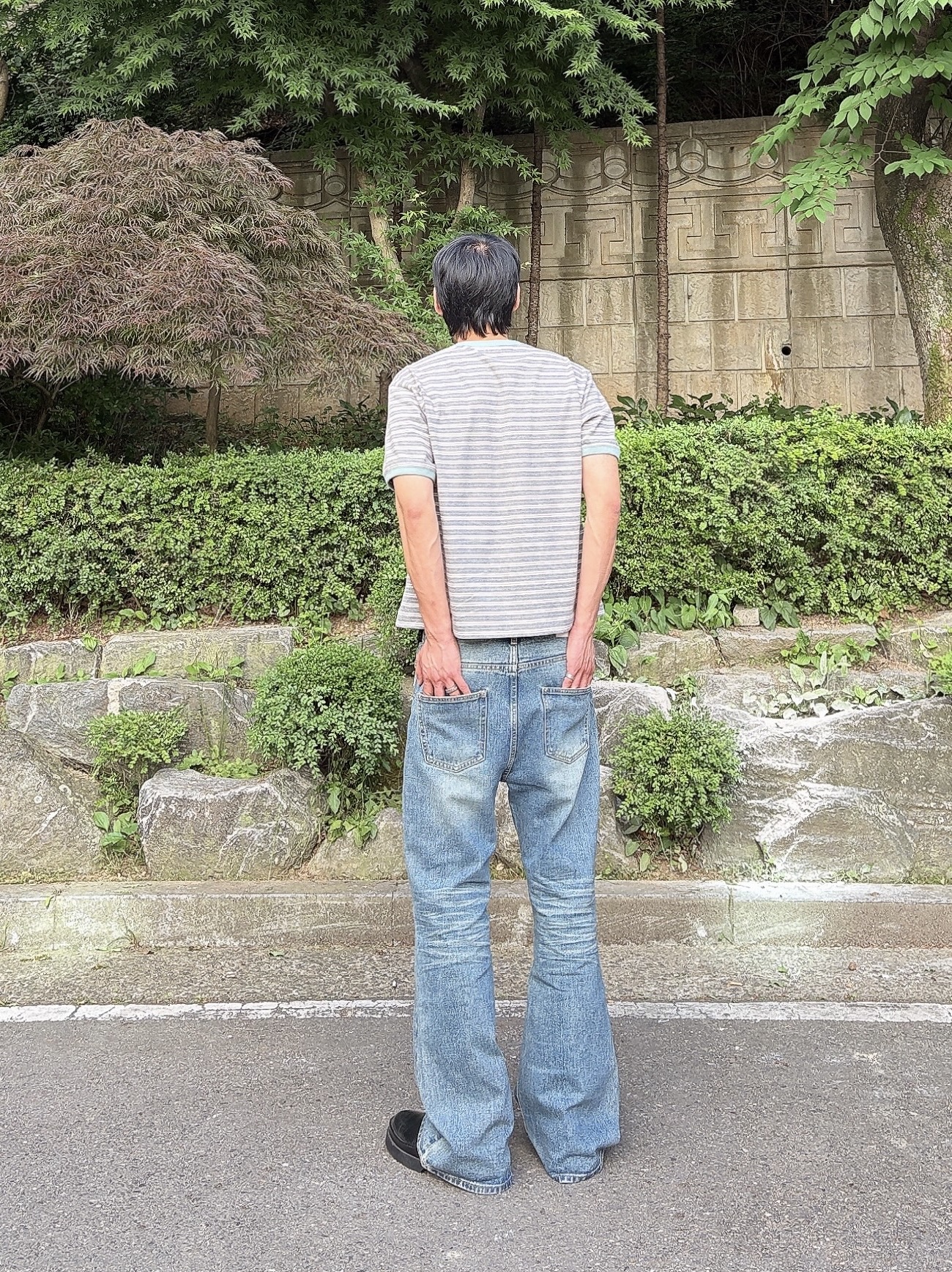 Haleine Relaxed Bootcut Washed Jean Light Blue (XB111) 착용 스타일 - 4