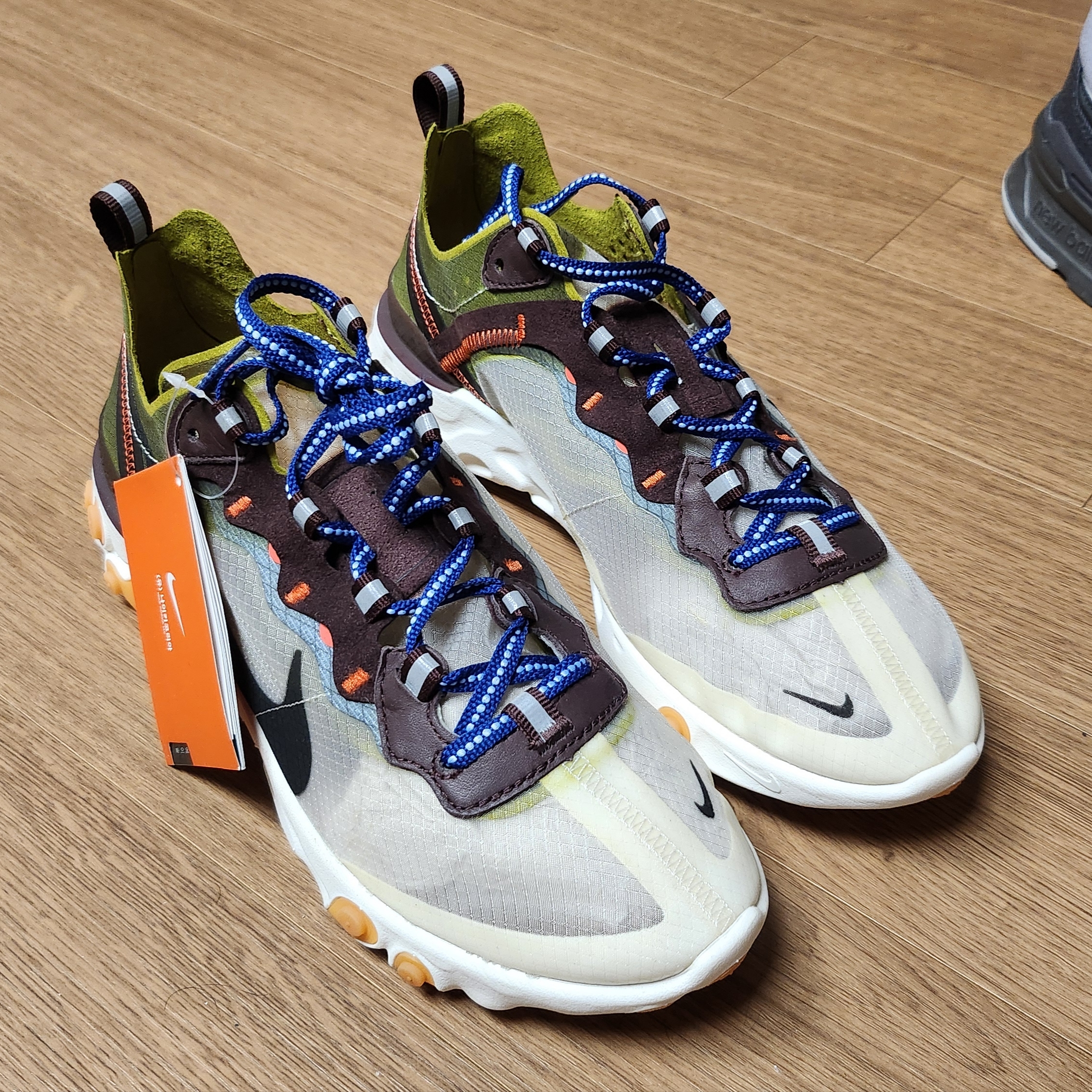 Nike React Element 87 Moss 착용 스타일 - 1