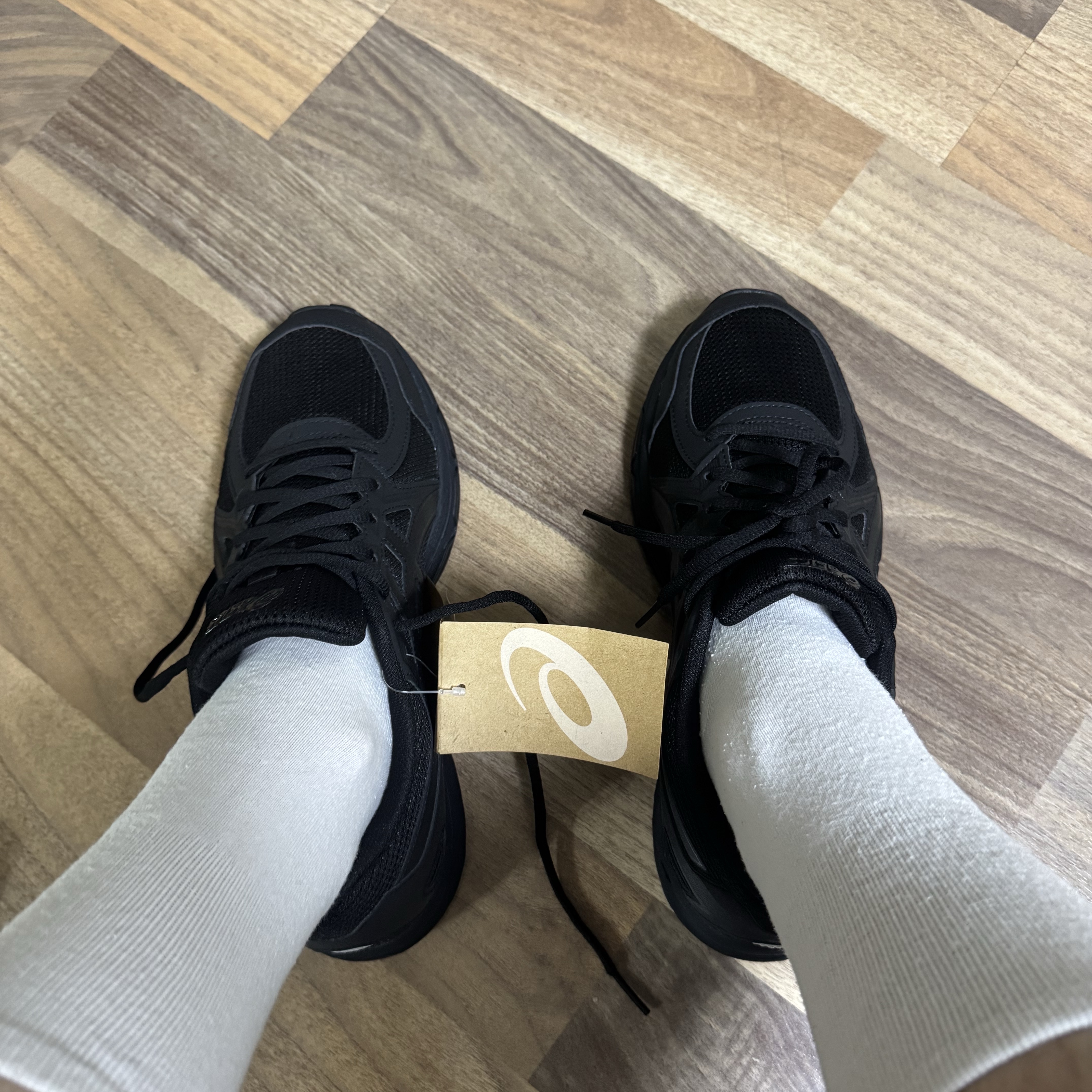 Asics Jog 100 T Black - 4E Extra Wide 착용 스타일 - 2