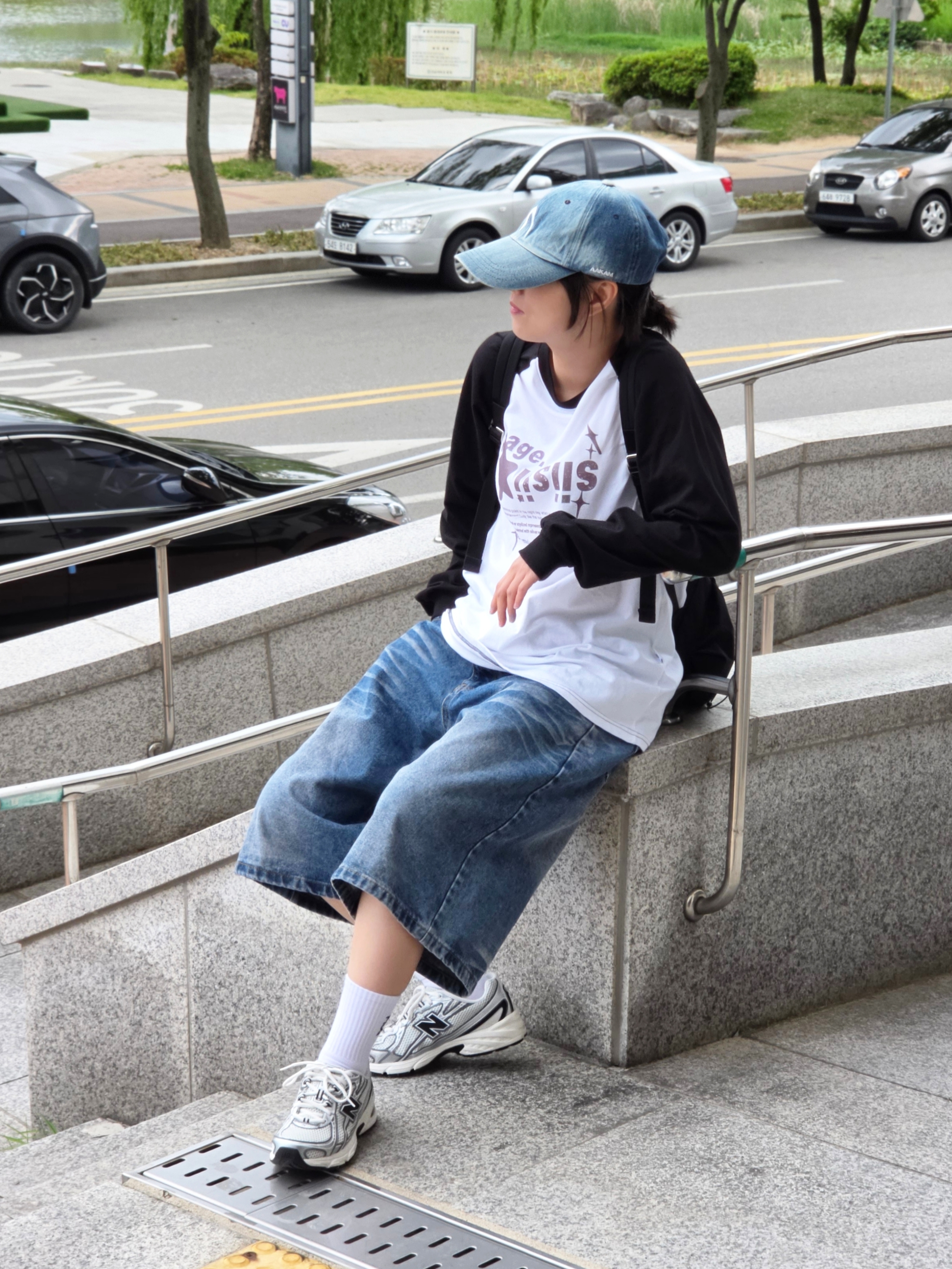 pagesiisii Purple Chrome Siisii Stars Print Overfit Long Sleeve Black, New Balance 740 Sea Salt Black 착용 스타일