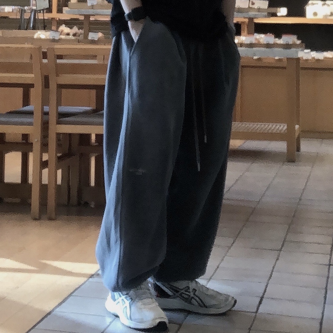 Undermycar Mu.03 Anti Fxxking Logo Play Oversized Sweat Jogger Pigment Gray 착용 스타일 - 2