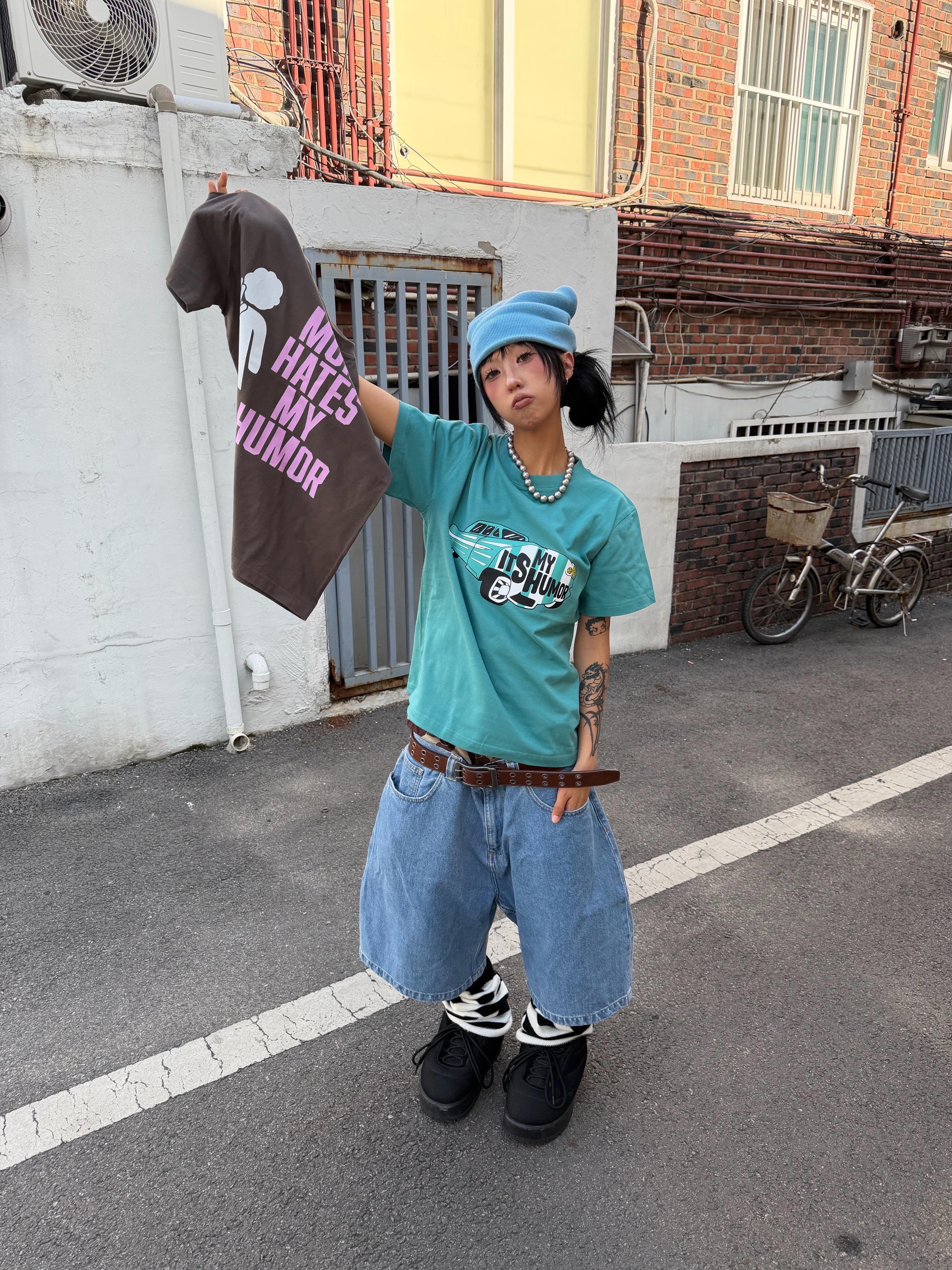 ITSMYHUMOR Cheese Patch Baggy Pants Ice Blue 착용 스타일 - 3