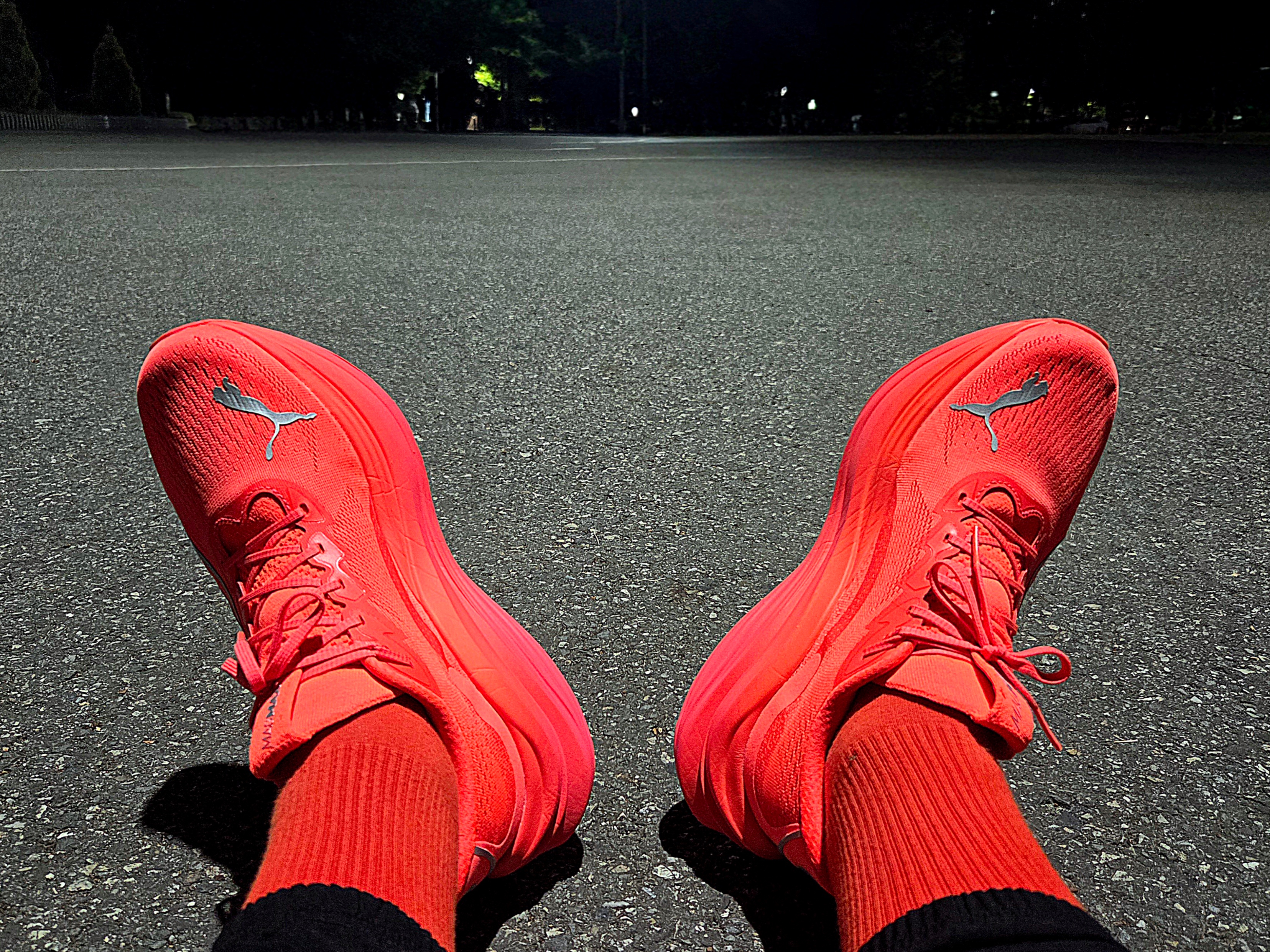 Puma Magmax Nitro Glowing Red Peach Frost 착용 스타일