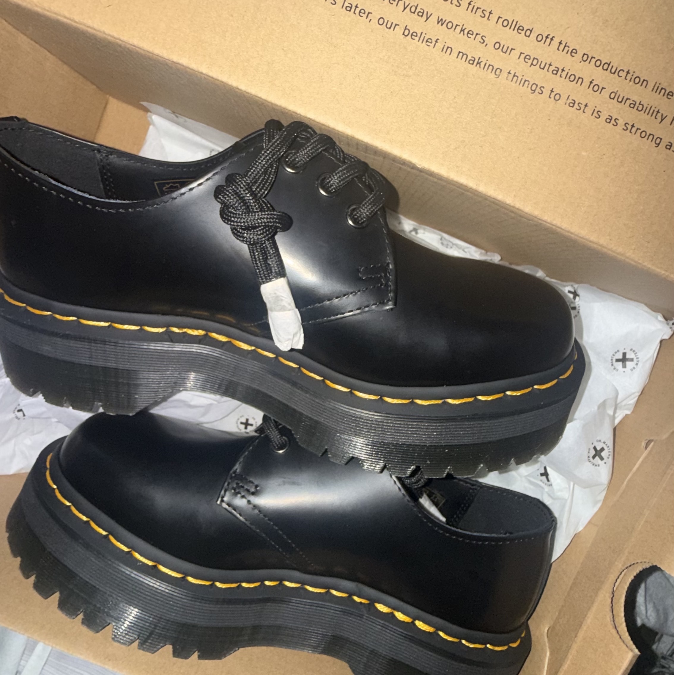 Dr. Martens 1461 Quad Black 착용 스타일 - 2