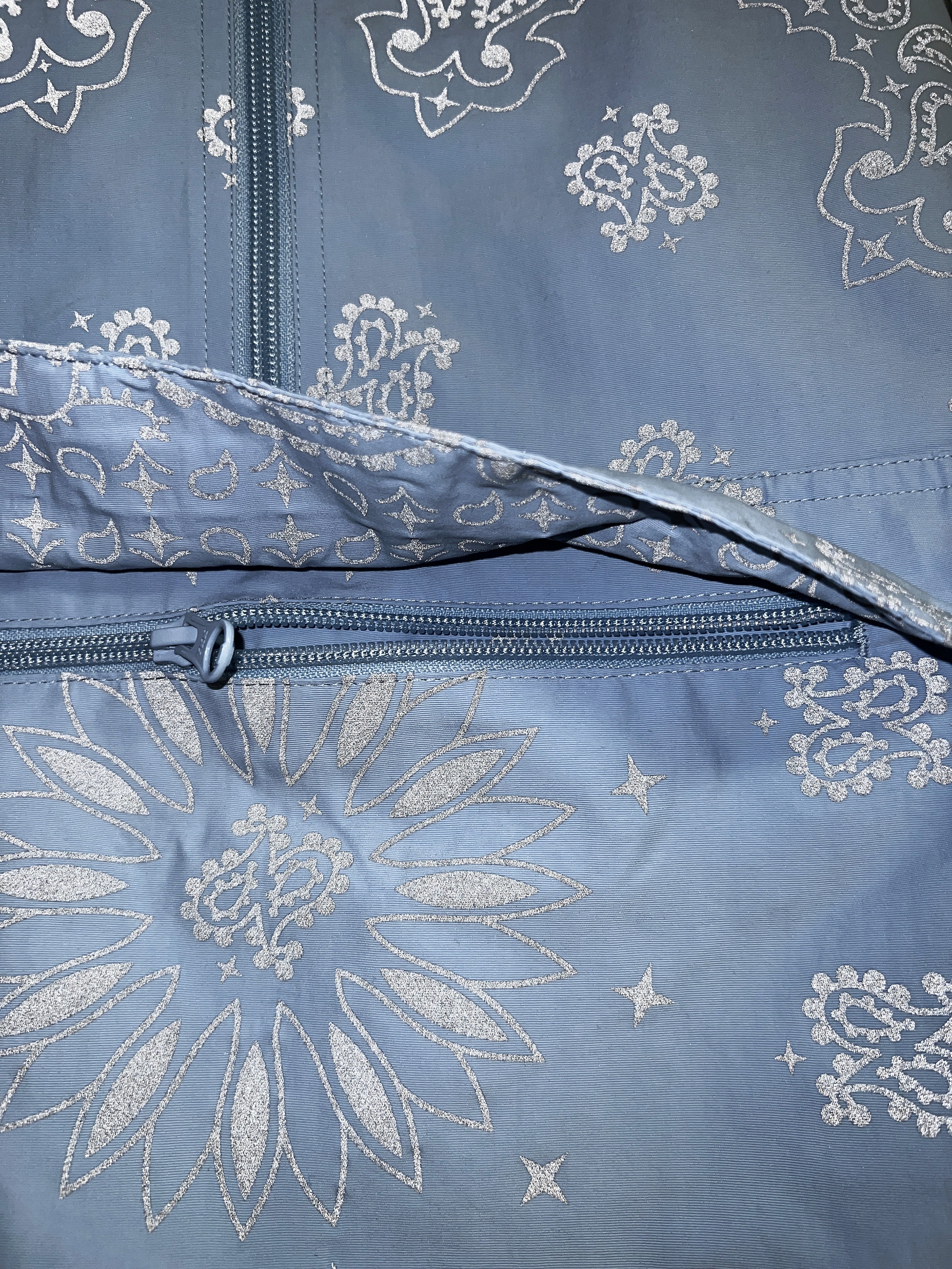 Supreme Reflective Bandana Anorak Light Blue - 26SS 착용 스타일 - 4
