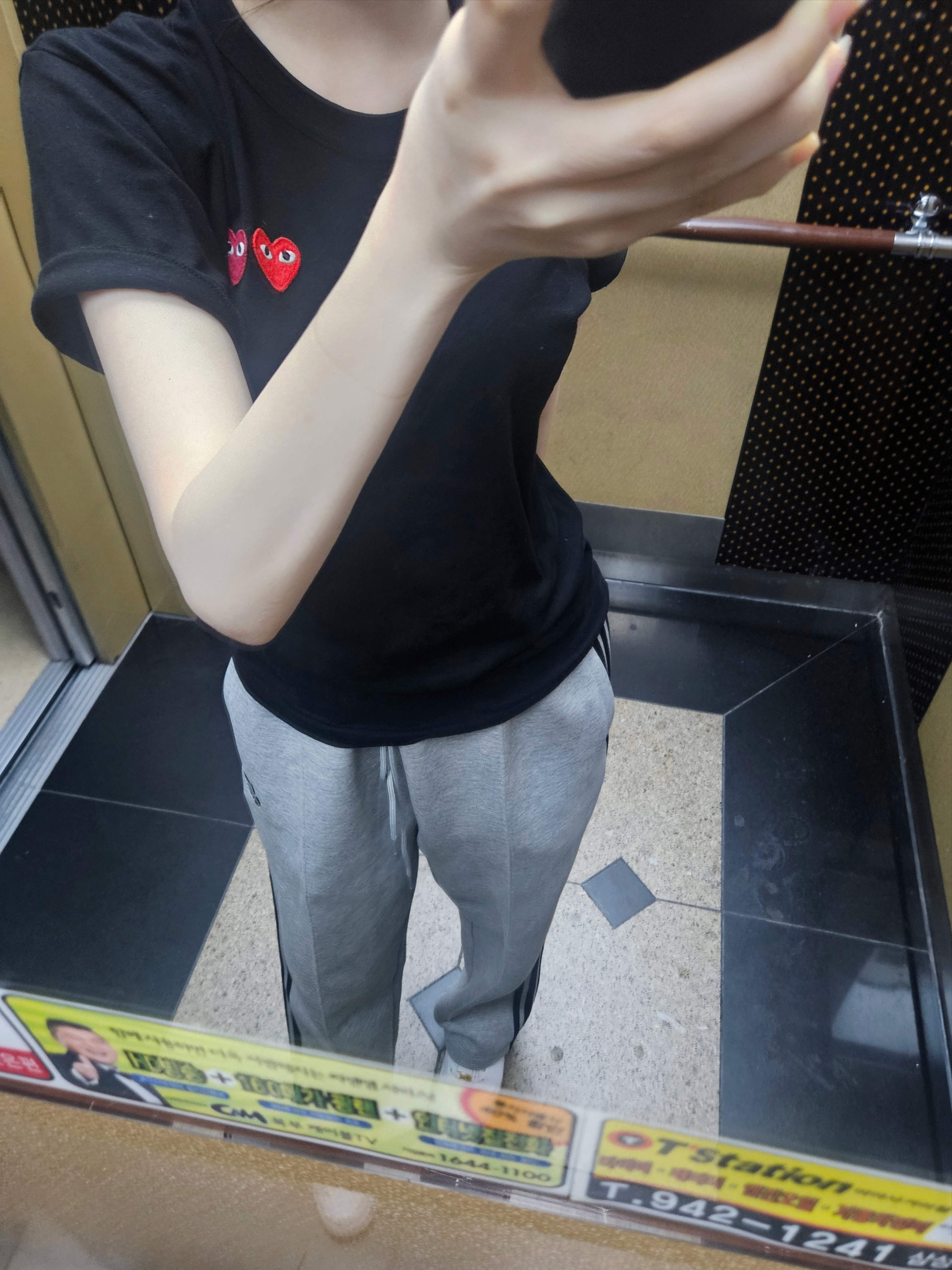 Play Comme des Garcons Double Heart T-Shirt Black 착용 스타일