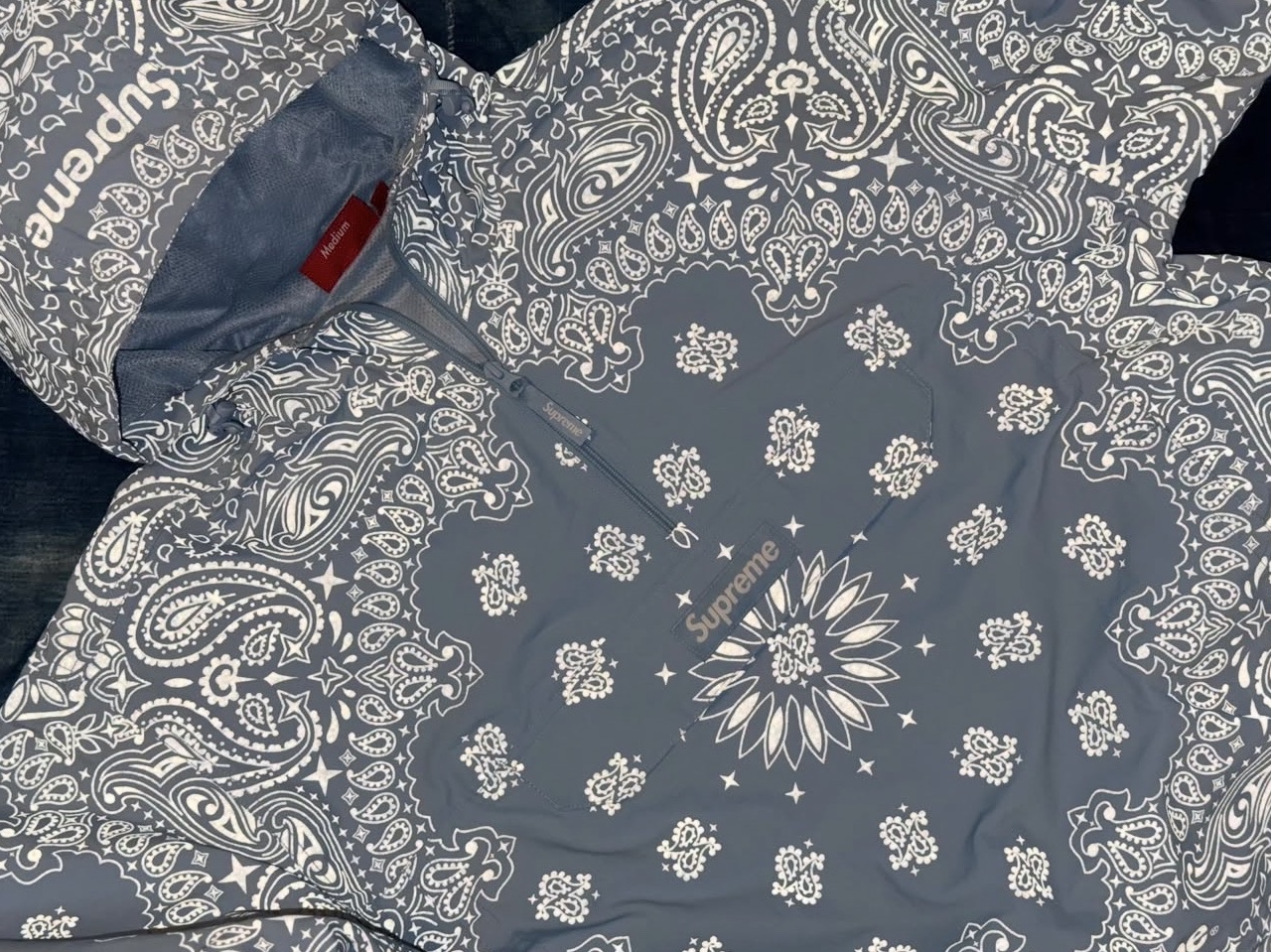 Supreme Reflective Bandana Anorak Light Blue - 26SS 착용 스타일 - 2