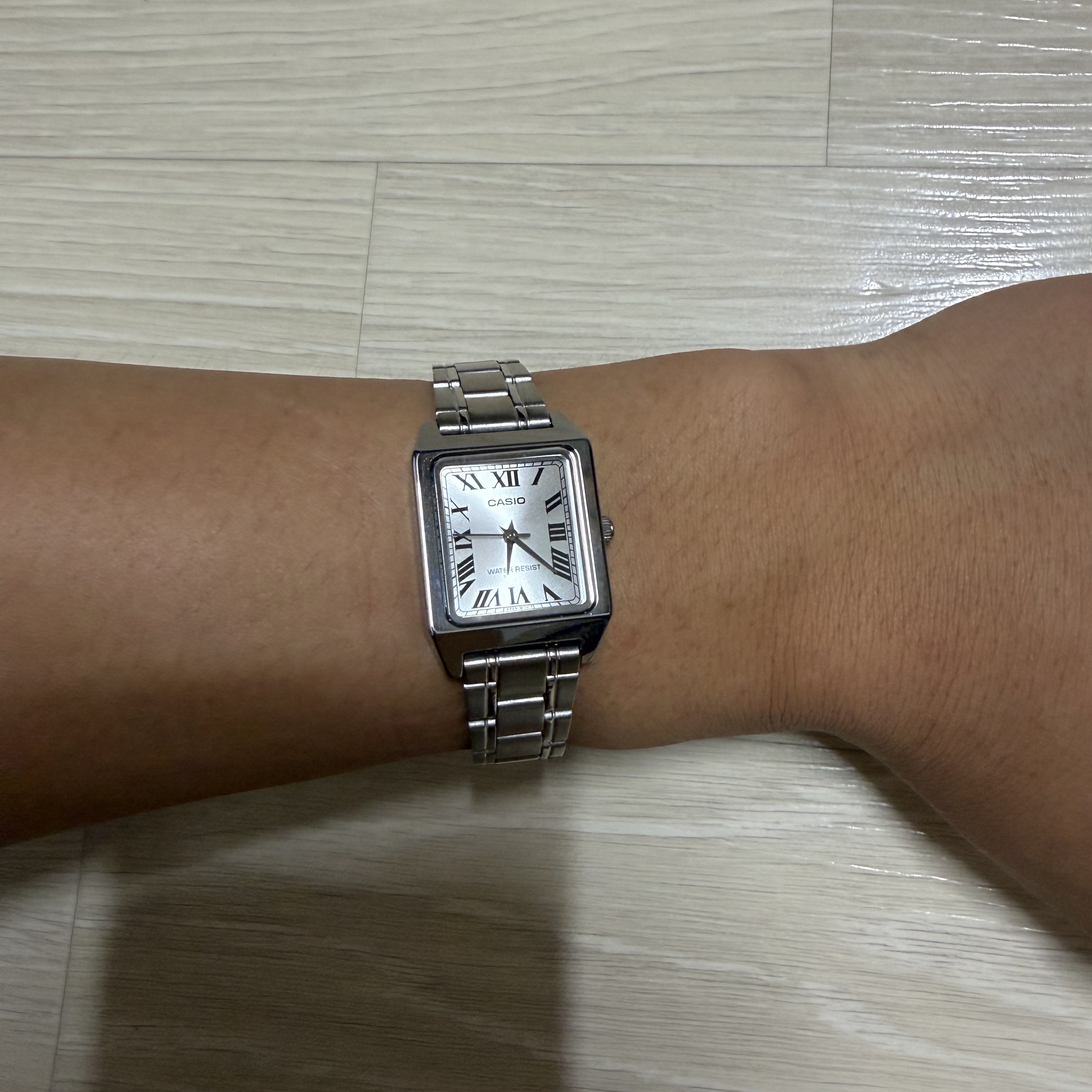 Casio LTP-V007D-7B 착용 스타일