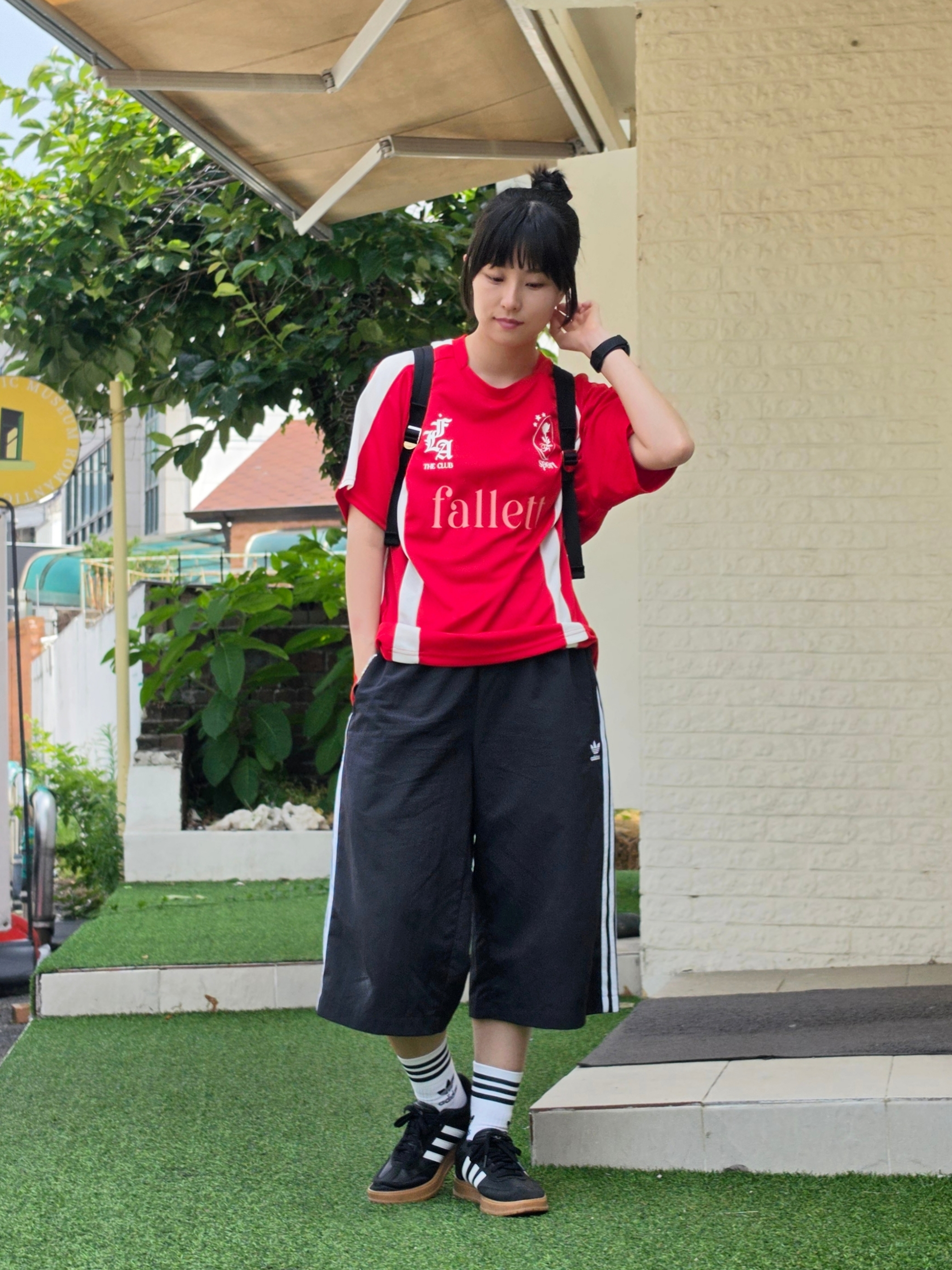 Adidas Originals Capri Shorts Black White - KR Sizing, Adidas Gradas Core Black 착용 스타일 - 2