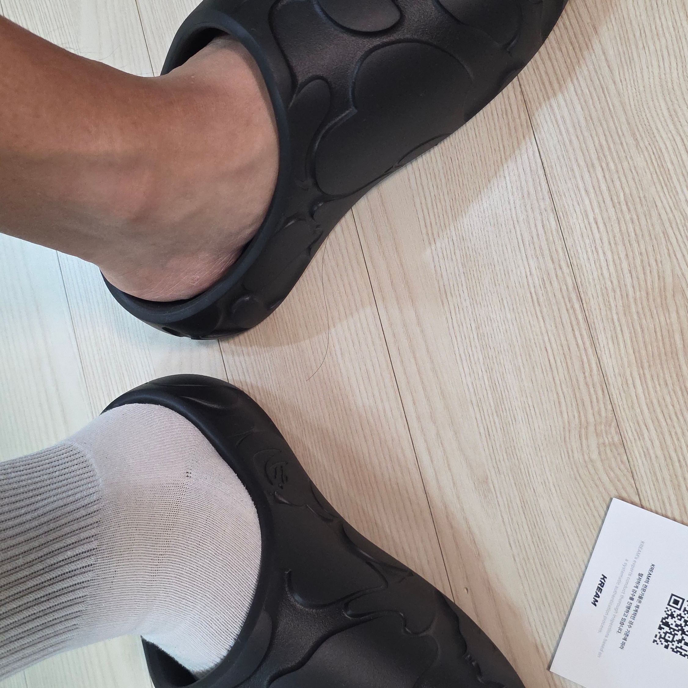 BAPE Slide #1 Black 착용 스타일 - 1