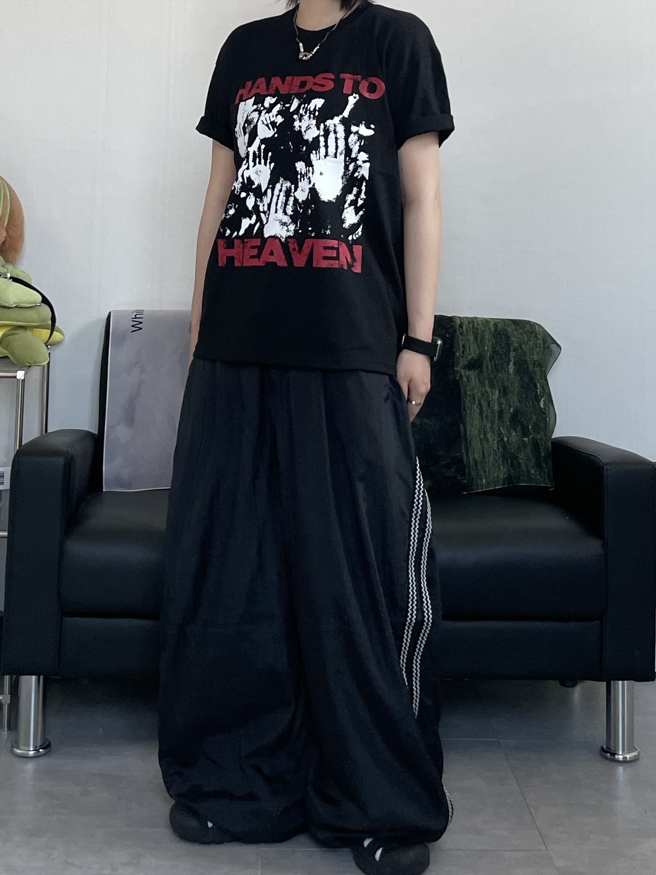 Hello Sunrise Fish Oval Logo Relaxed Fit 6P Cap Black 착용 스타일 - 5