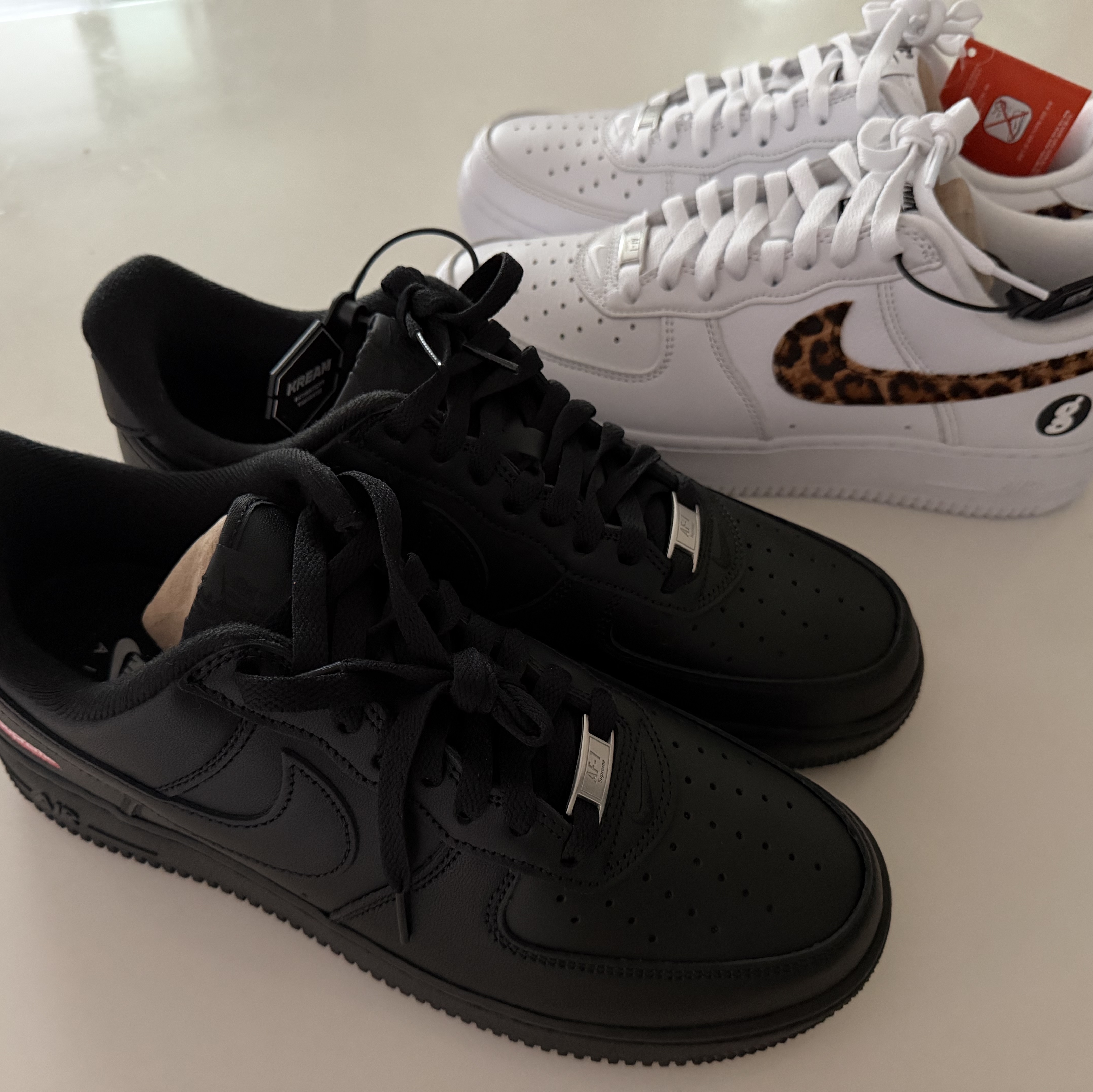 Nike x Supreme Air Force 1 Low Black, Nike x Supreme x GOODENOUGH Air Force 1 Low White - 25SS 착용 스타일 - 2