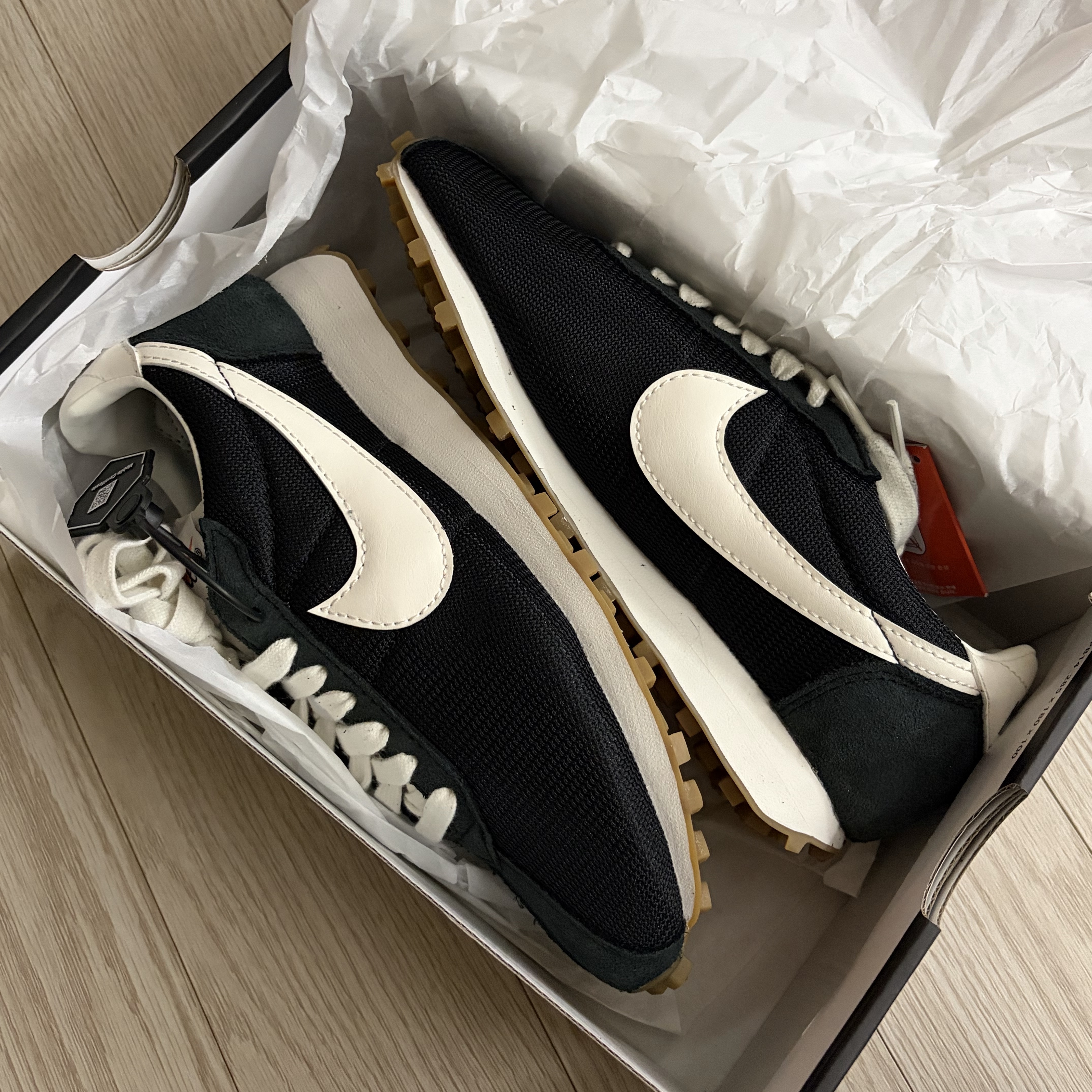 (W) Nike LD-1000 Black Safety Orange 착용 스타일