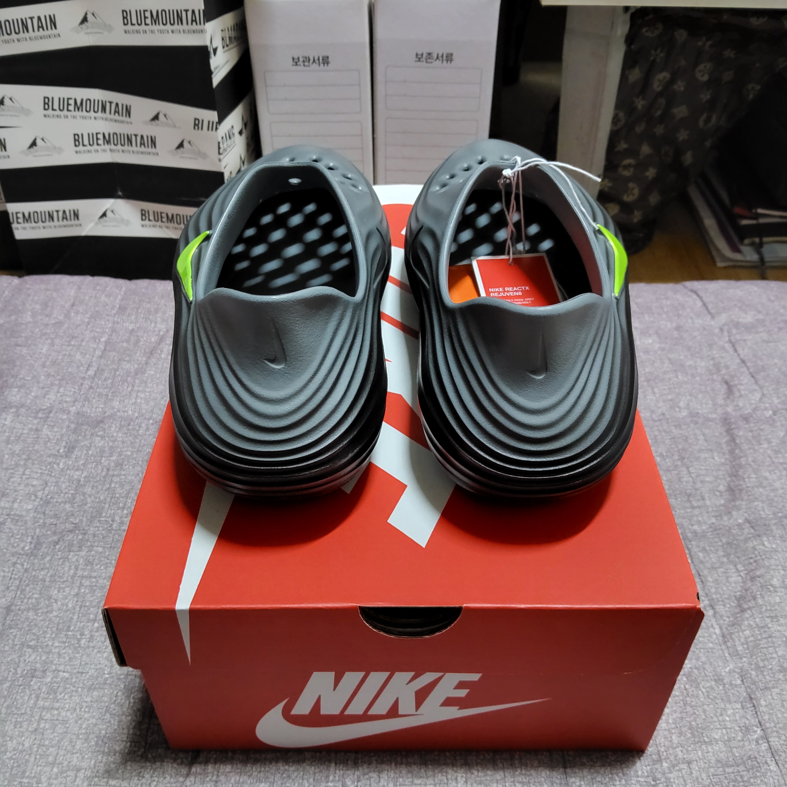 Nike ReactX Rejuven8 Black Cool Grey 착용 스타일 - 4