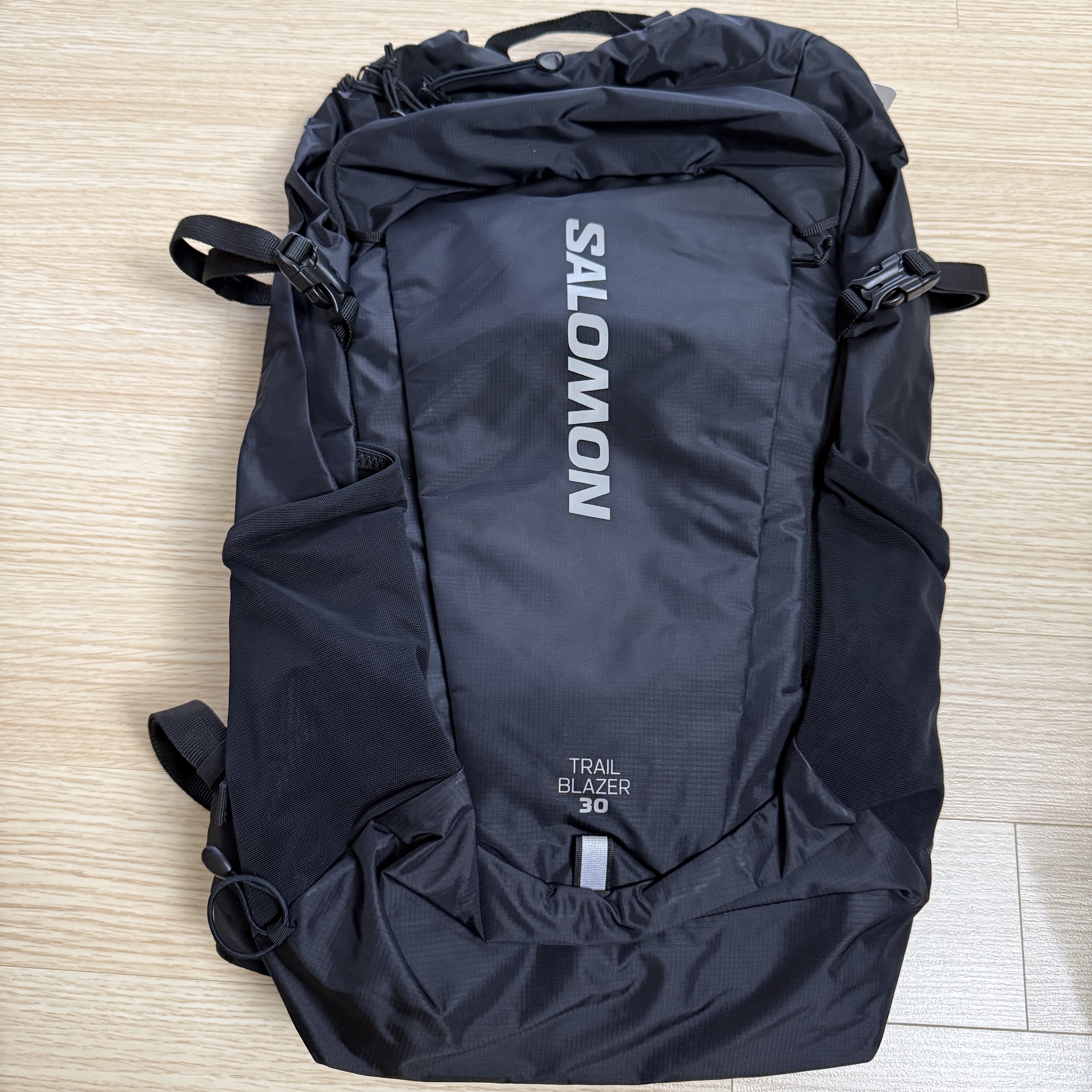 Salomon Trailblazer 30 Black (New Ver.) 착용 스타일 - 2
