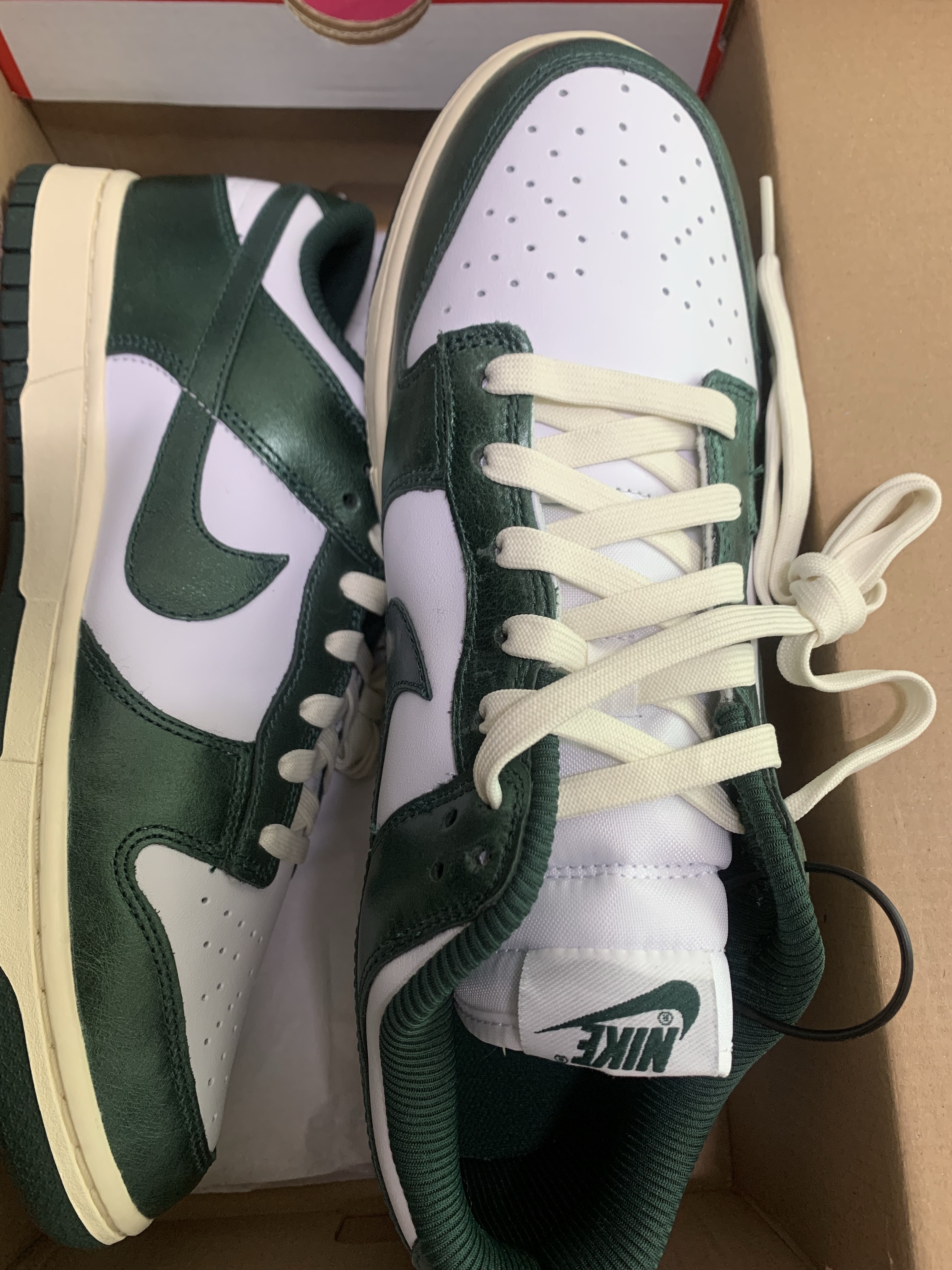 (W) Nike Dunk Low Vintage Green 착용 스타일