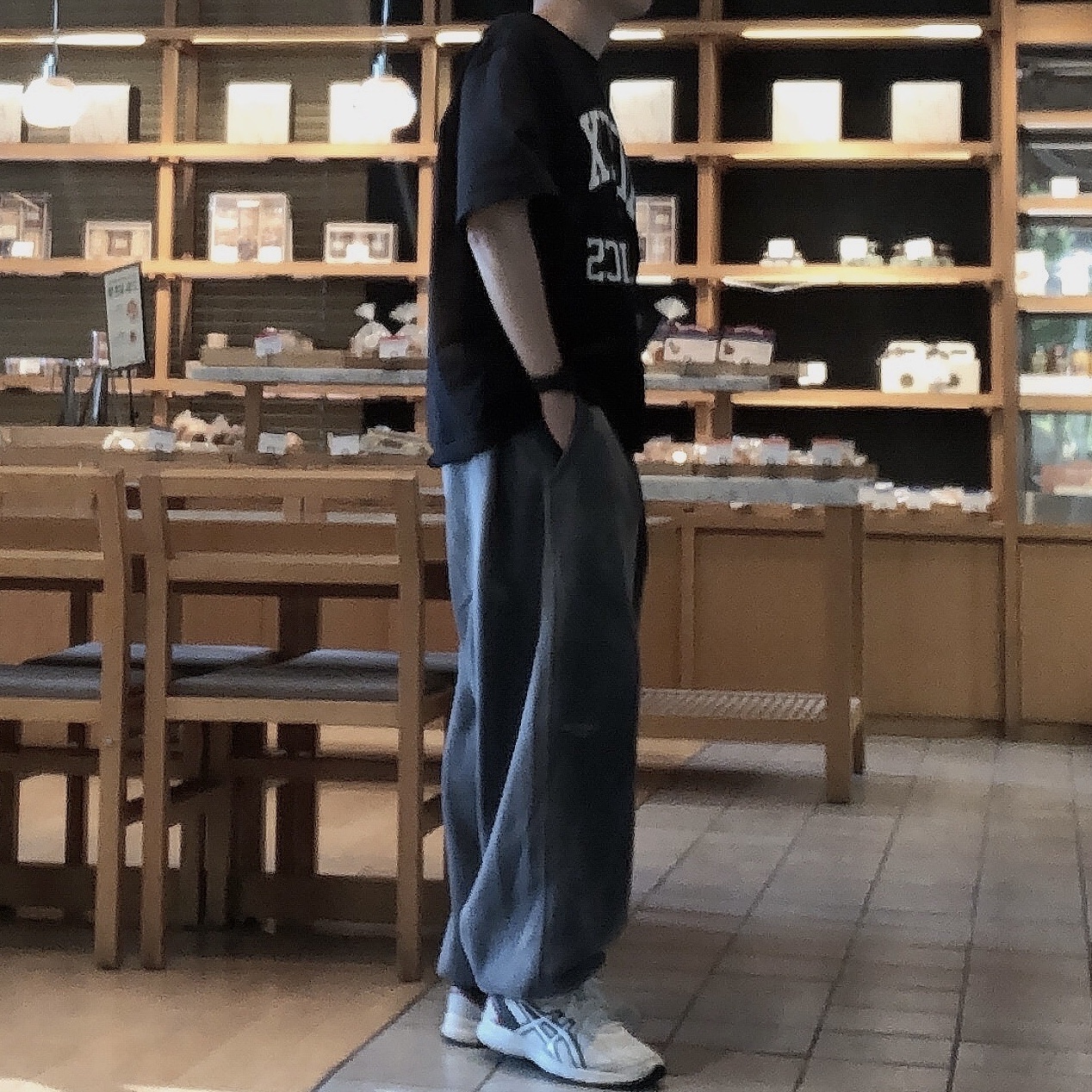 Undermycar Mu.03 Anti Fxxking Logo Play Oversized Sweat Jogger Pigment Gray 착용 스타일 - 1