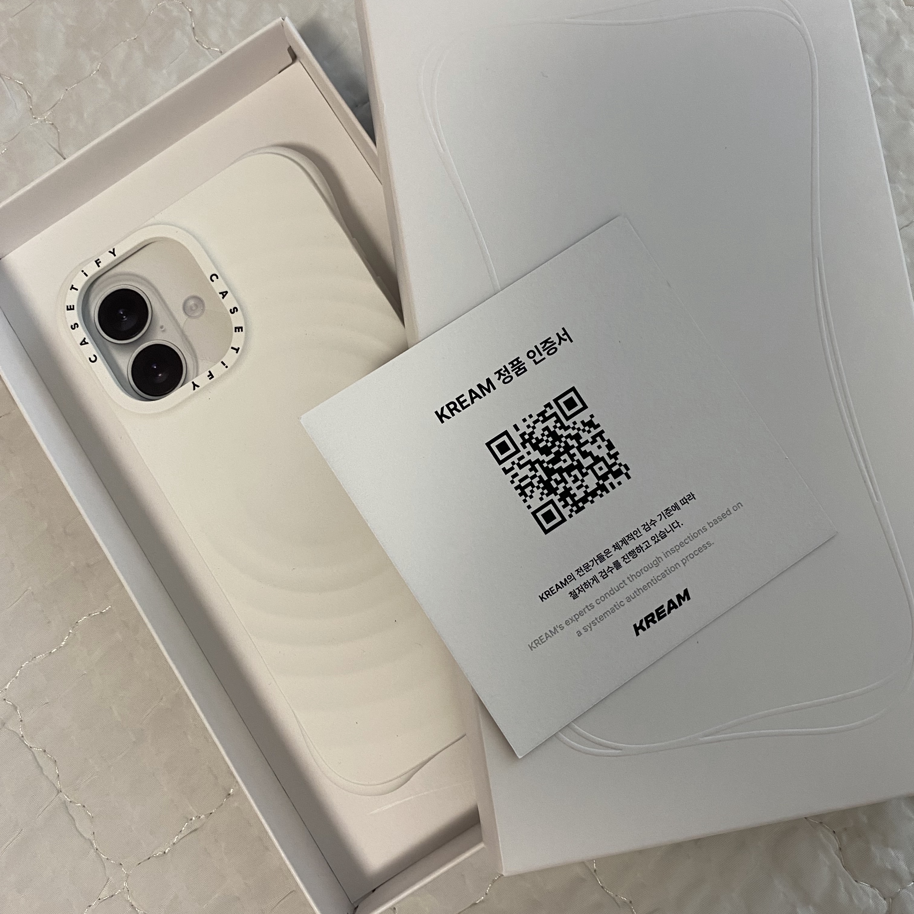 Casetify iPhone MagSafe Ripple Case White 착용 스타일