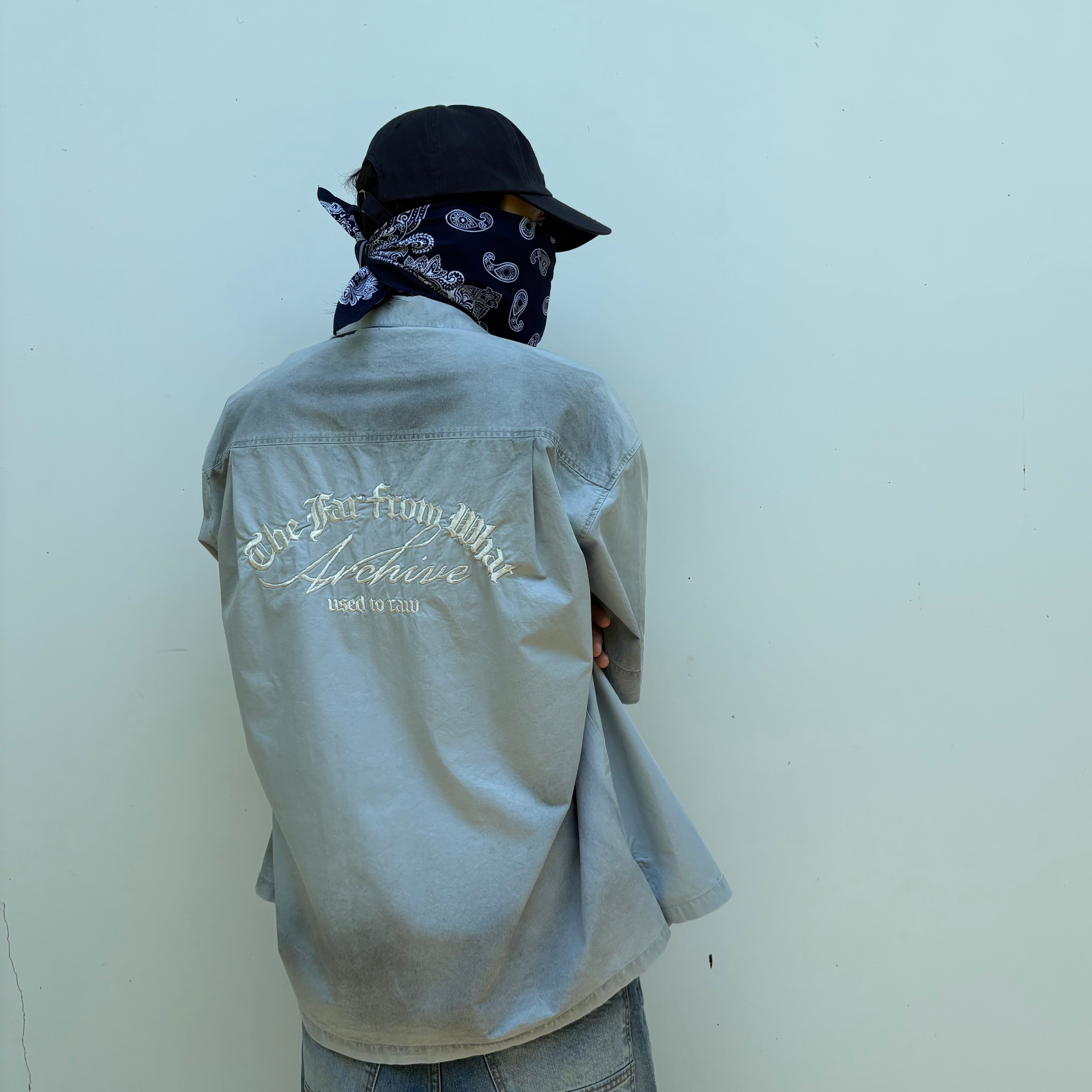 Farfromwhat Far Open Collar Shirts Skyblue 착용 스타일