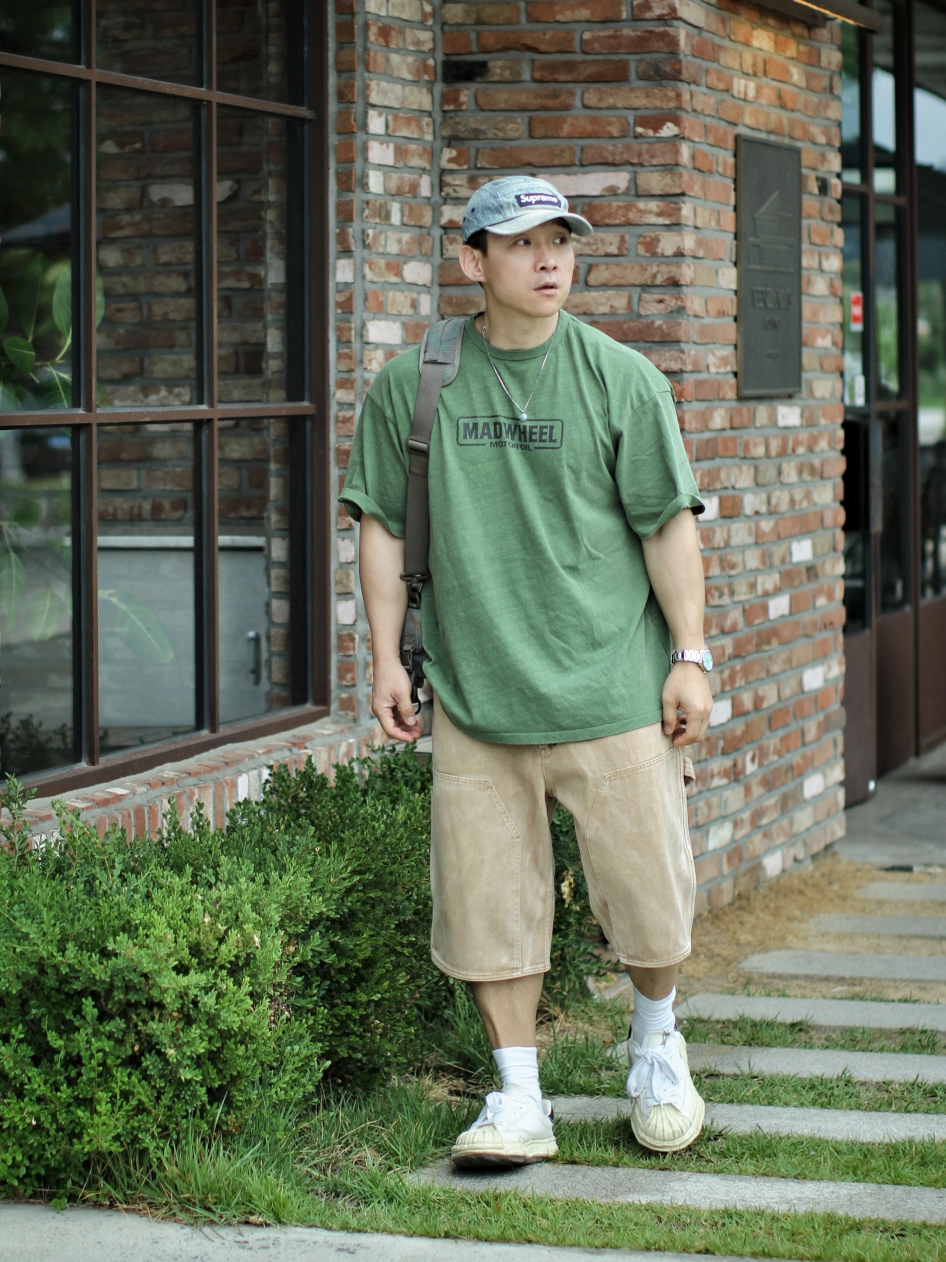Supreme Washed Chino Twill Camp Cap Denim - 25FW, Maison Mihara Yasuhiro Blakey OG Sole Distressed Canvas Low-top Sneakers White 착용 스타일 - 1