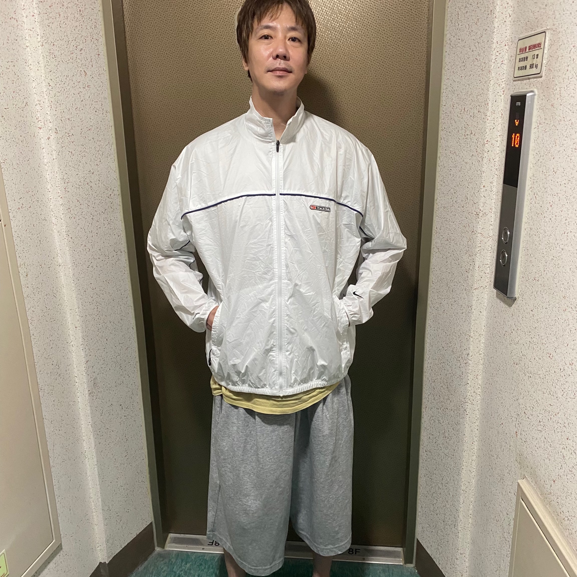 Nike Track Club Storm-Fit Running Jacket Summit White - Asia 착용 스타일