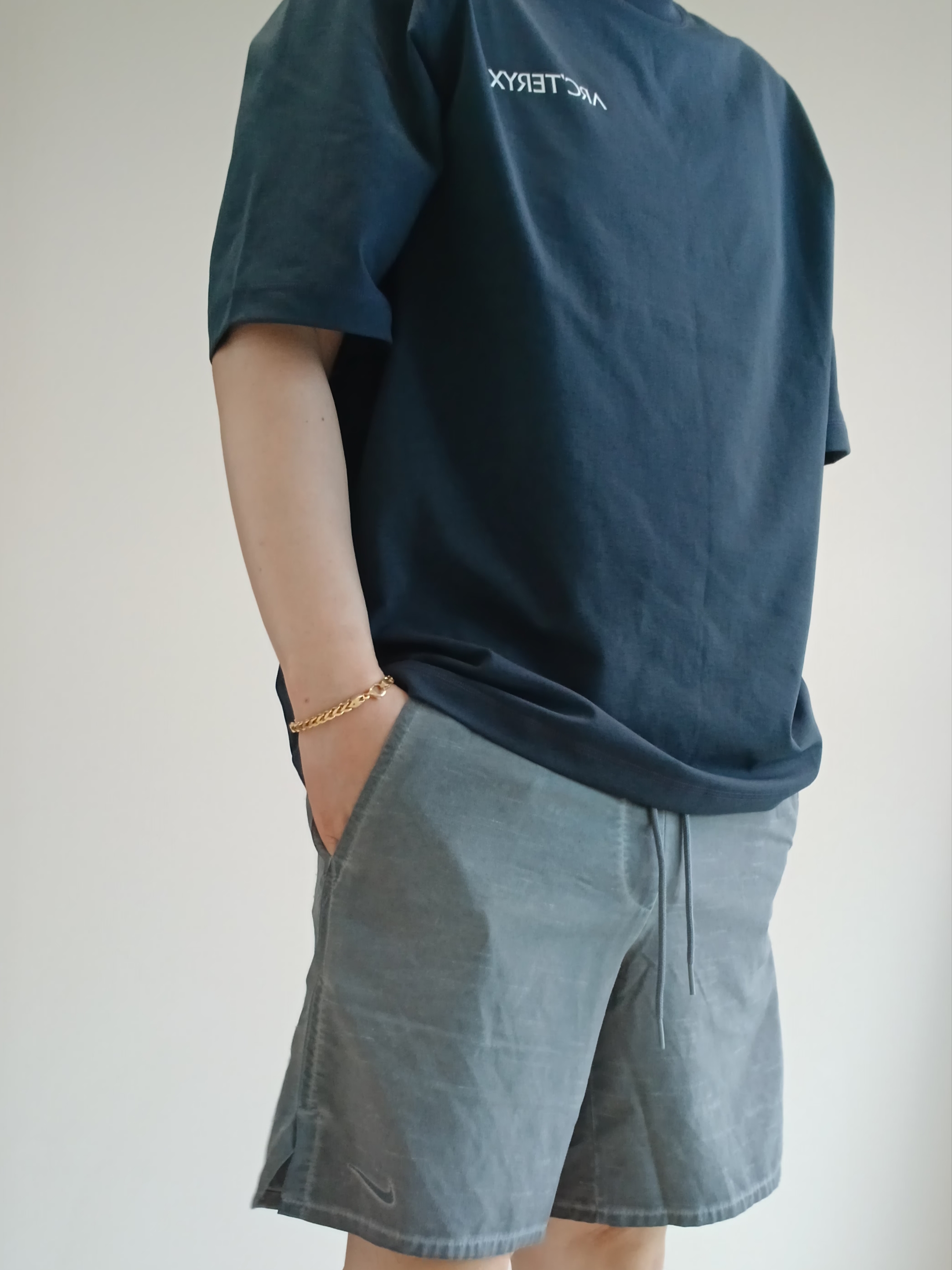 Nike N.A.C. Unlimited 7 Inch Training Shorts Smoke Grey (IF2814-084), Arc'teryx Envoy Grand Wall SS T-Shirt Orion 착용 스타일 - 3