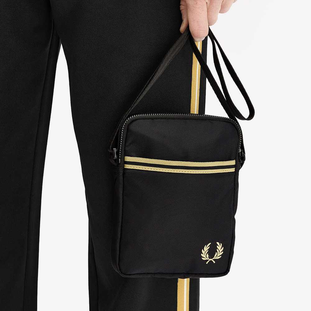 프레드페리 팁드 테잎 스몰 사이드 백 블랙(Fred Perry Tipped Tape Small Side Bag Black) - 6