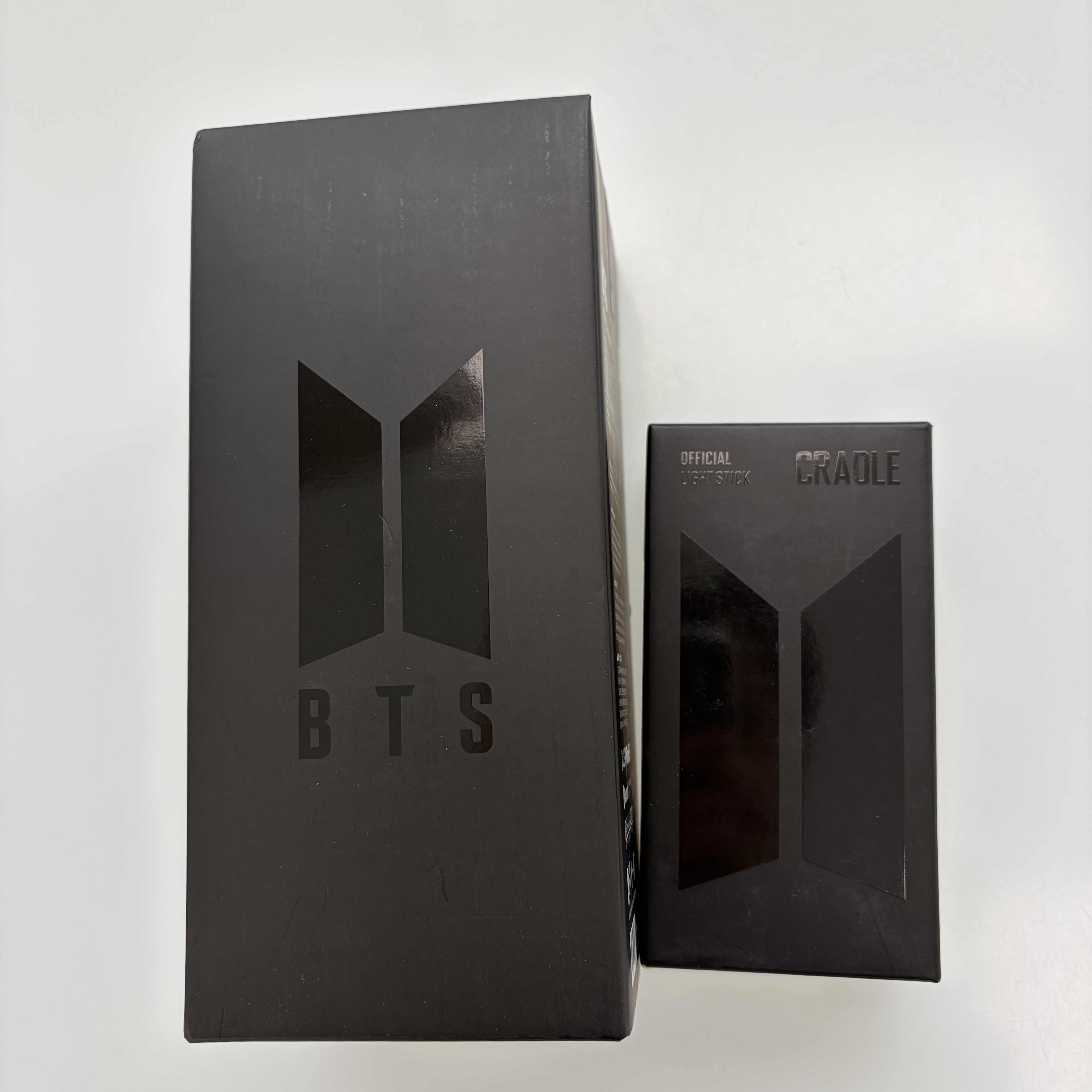 BTS Official Light Stick Ver.4 Cradle 착용 스타일