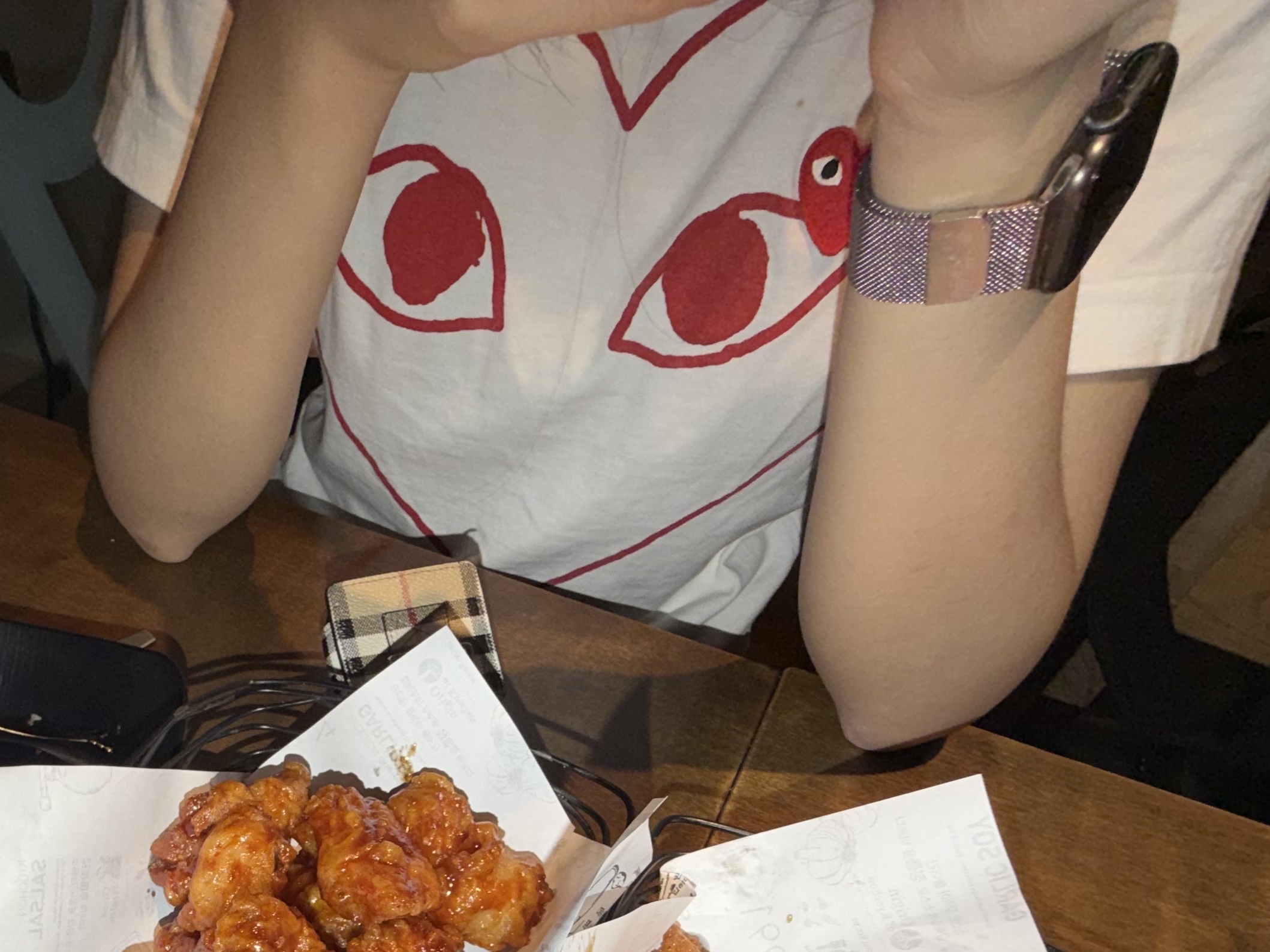 (W) Play Comme des Garcons Polka Dot With Upside Down Heart T-Shirt White, Play Comme des Garcons Red Heart T-Shirt Black 착용 스타일 - 5