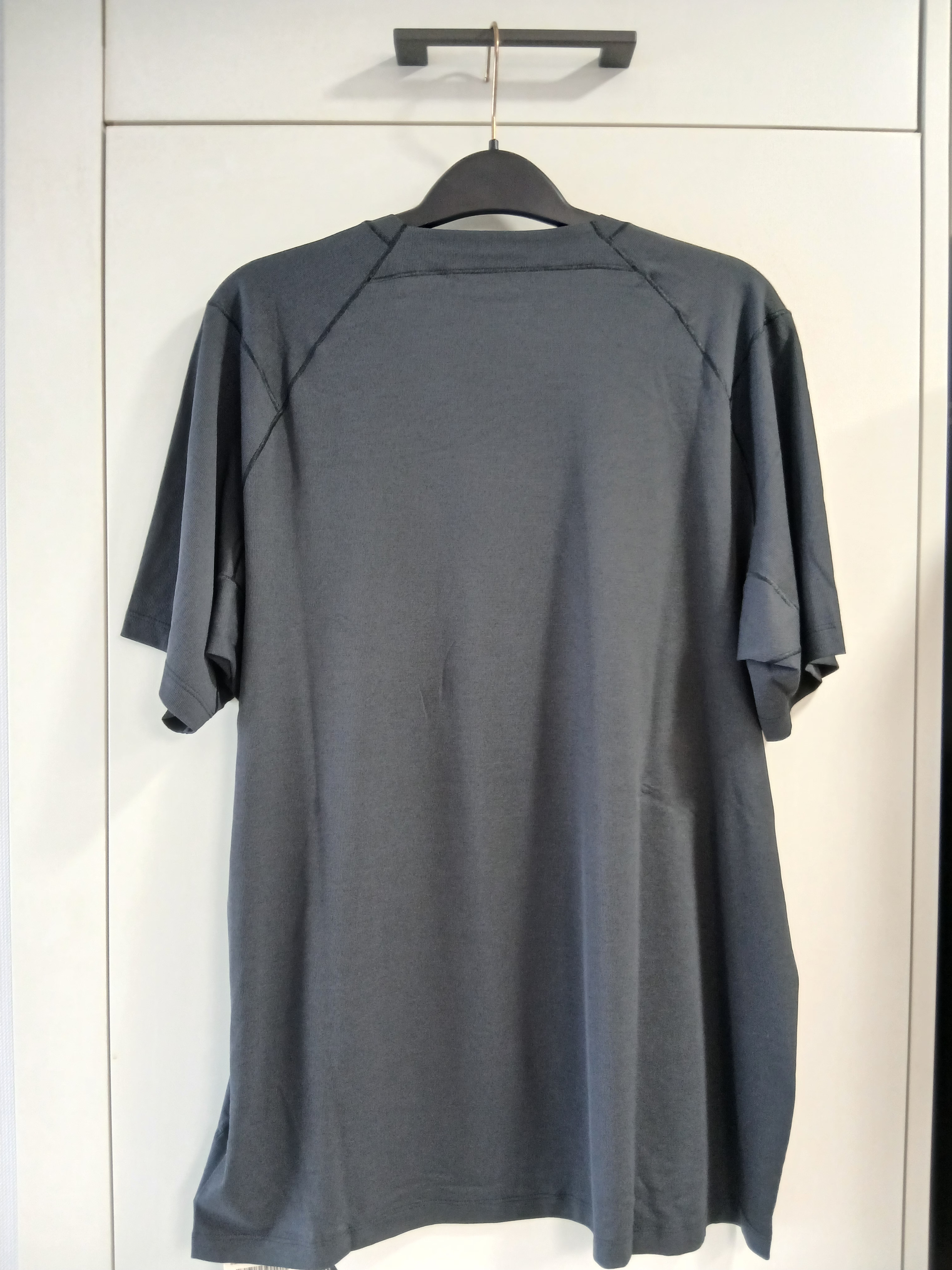 Arc'teryx Cormac Logo SS Shirt Black 착용 스타일 - 4