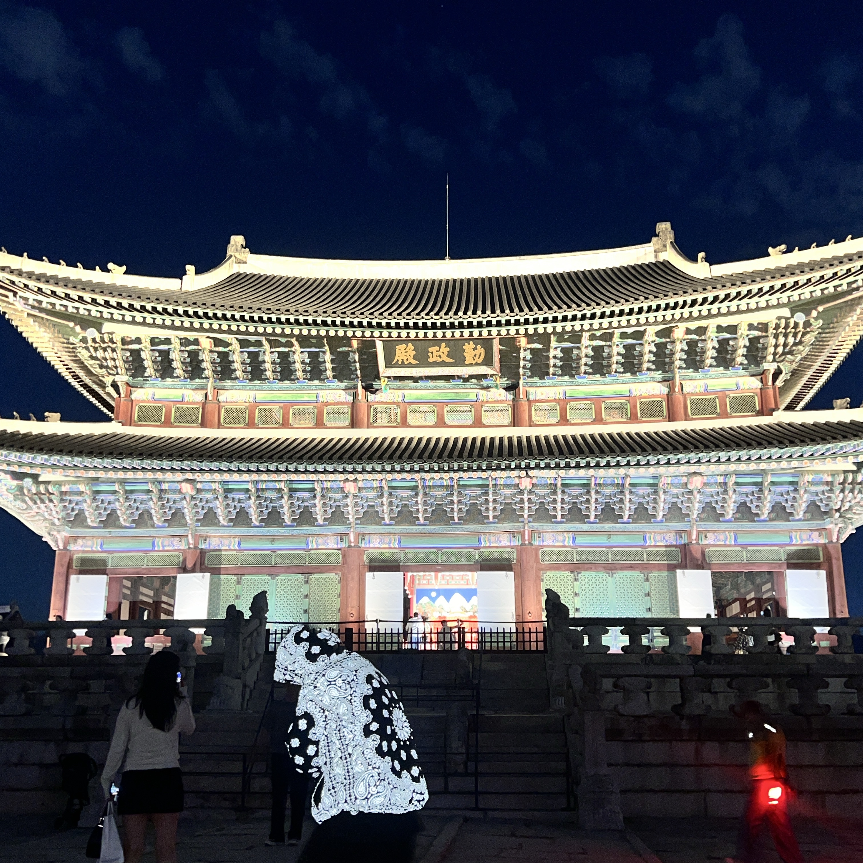 Supreme Reflective Bandana Anorak Black - 26SS, Supreme Reflective Ripstop Anorak Black - 25SS 착용 스타일 - 4